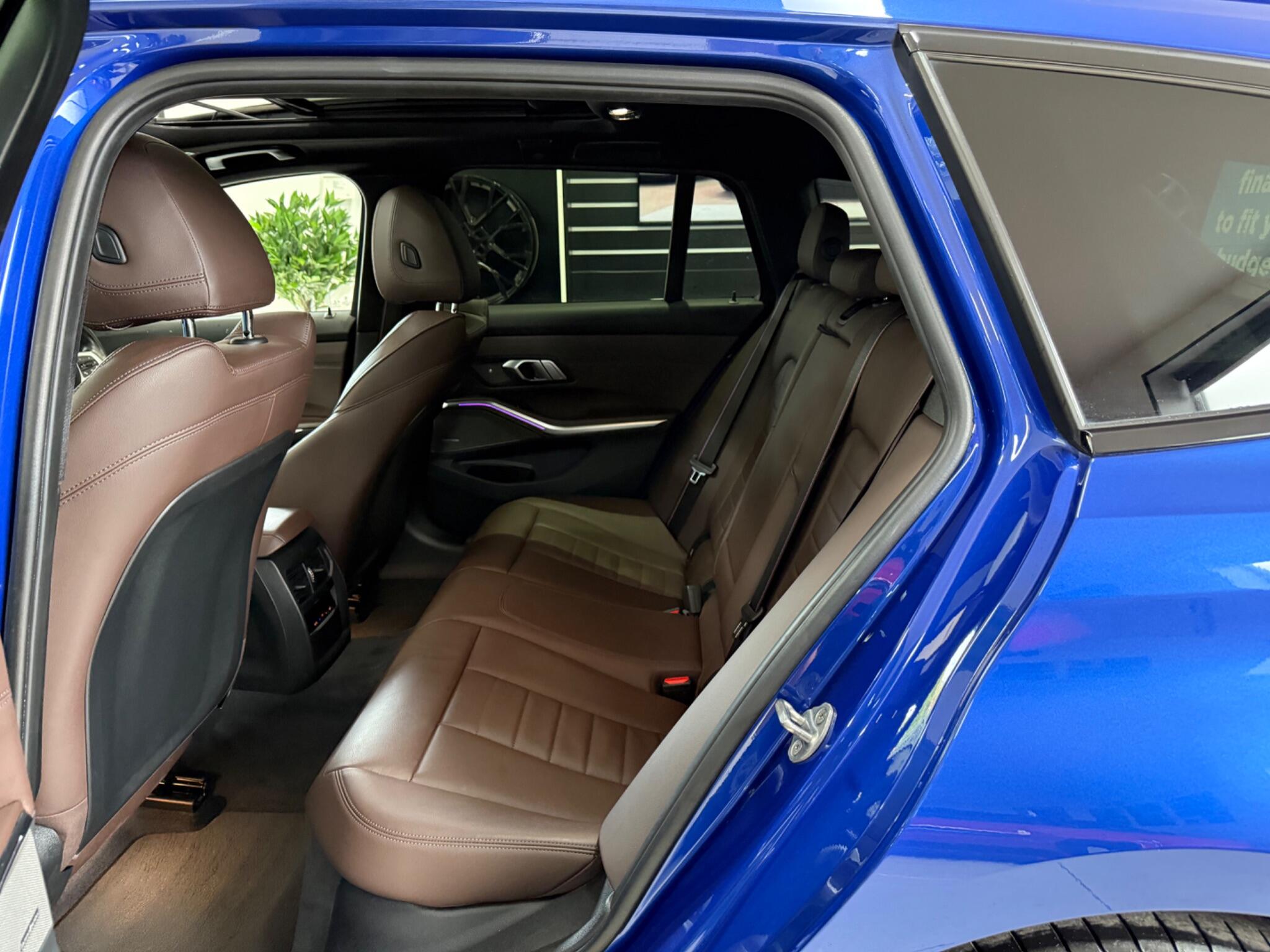 BMW 3 Series view 35