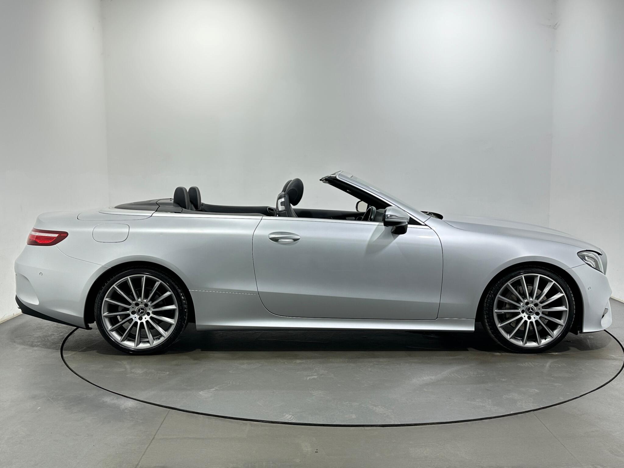Mercedes-Benz E-Class view 9