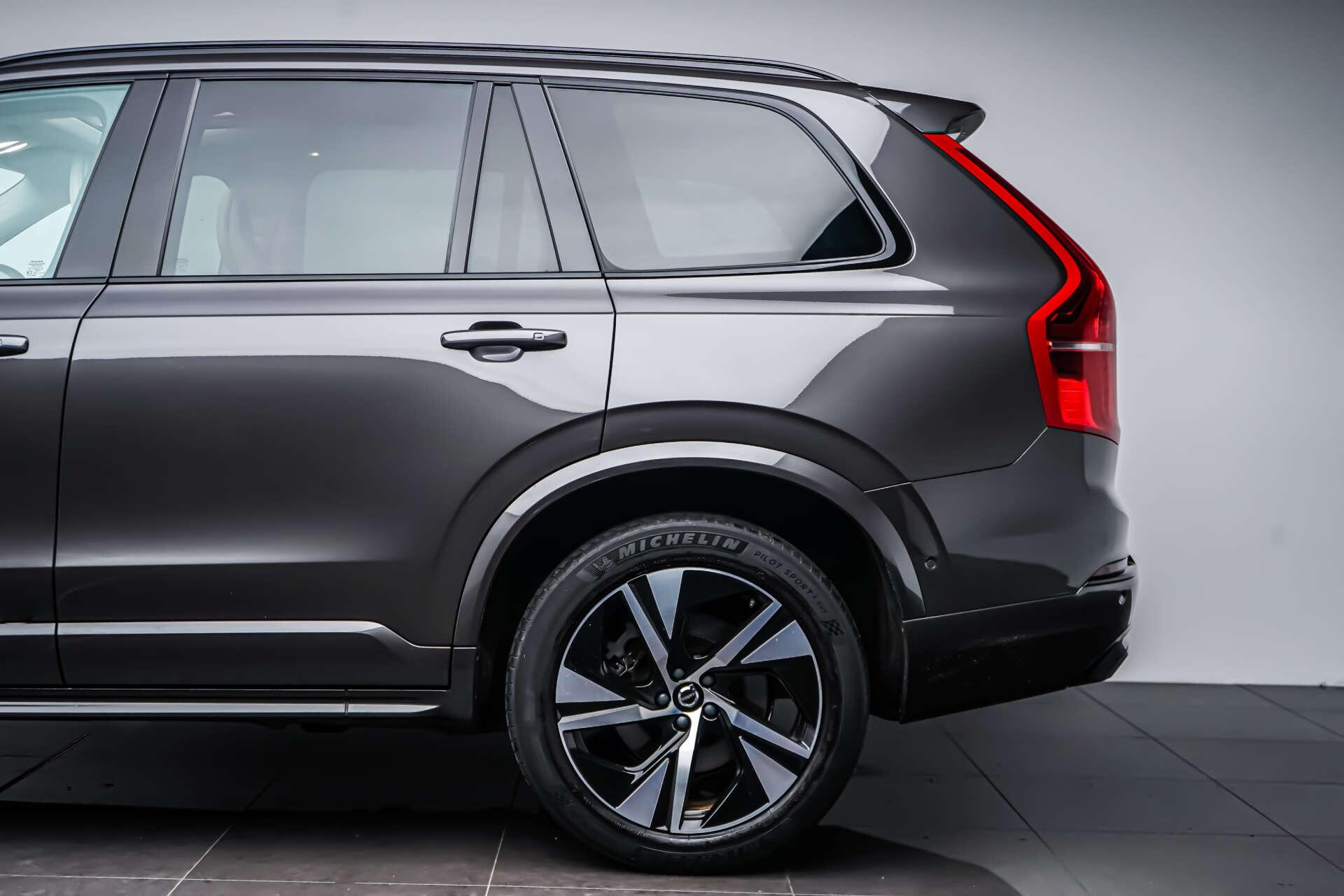 Volvo XC90 view 14