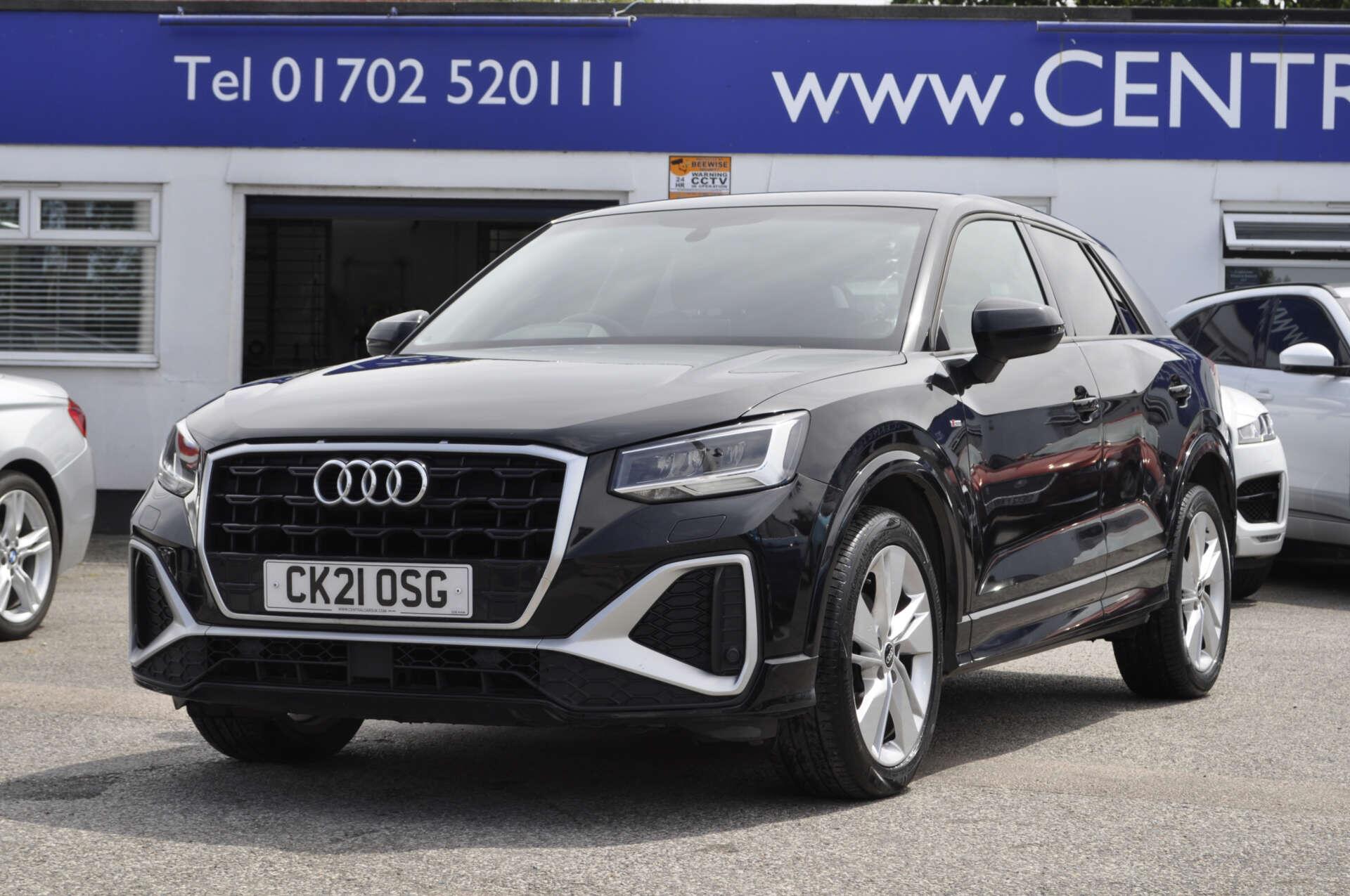 Audi Q2 view 4