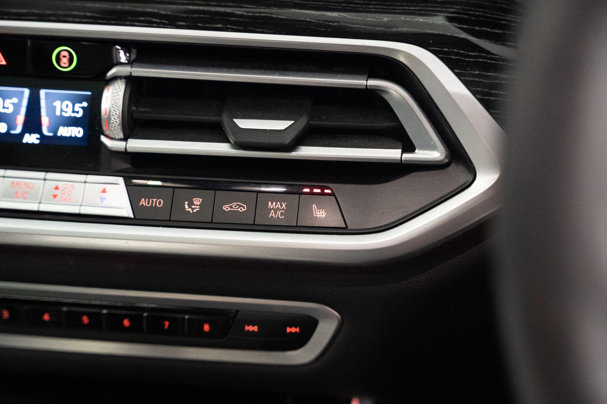 BMW X7 view 35