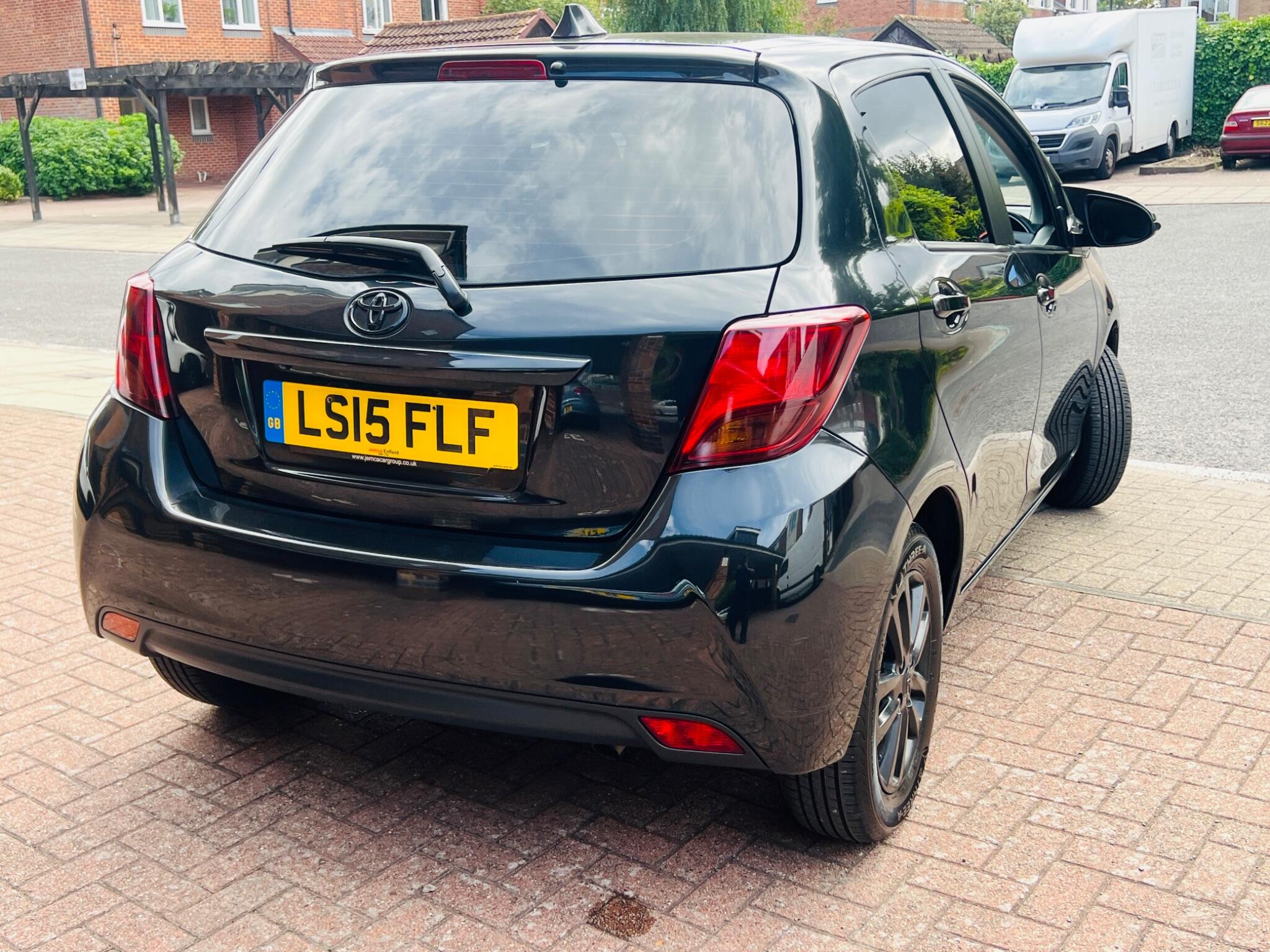Toyota Yaris view 23