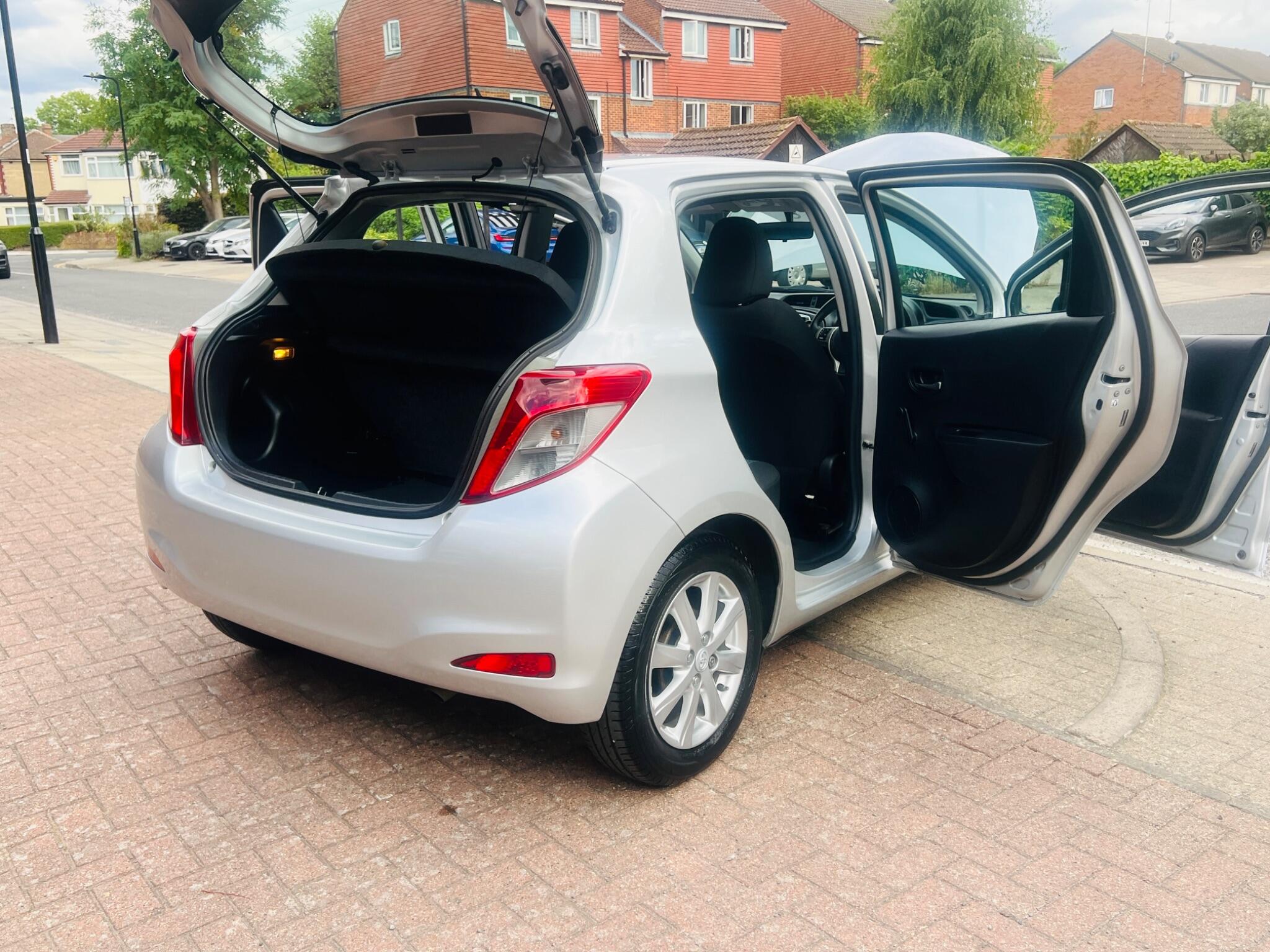 Toyota Yaris view 19
