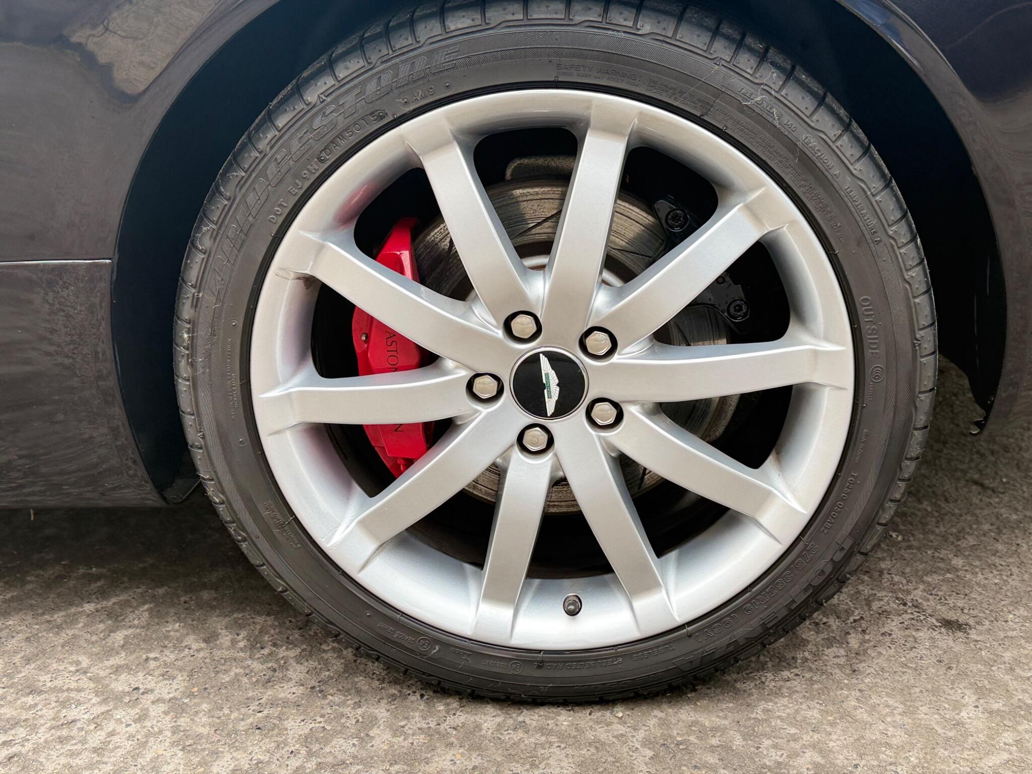 2005 Aston Martin DB9 5.9 Coupe 2dr Petrol Seq (394 g/km, 450 bhp) image 17