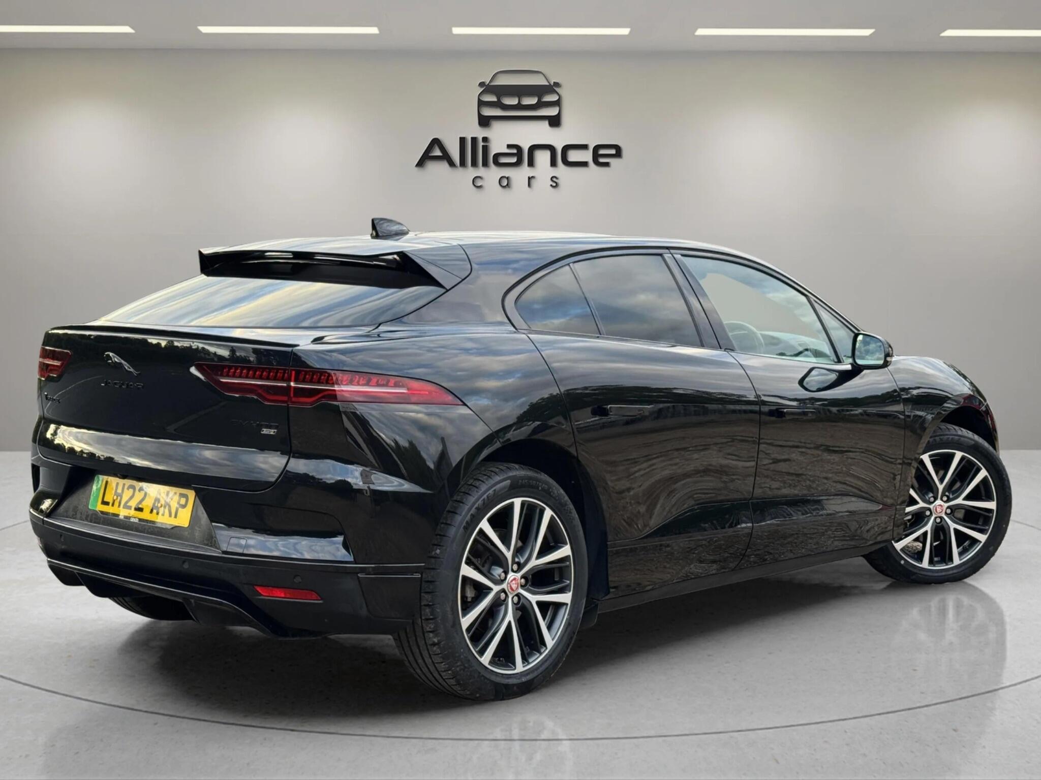 Jaguar I-Pace view 18