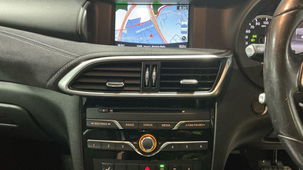 Infiniti Q30 view 5