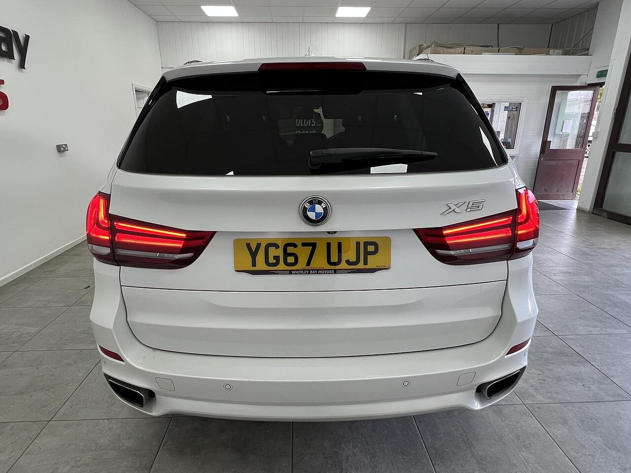 BMW X5 view 4