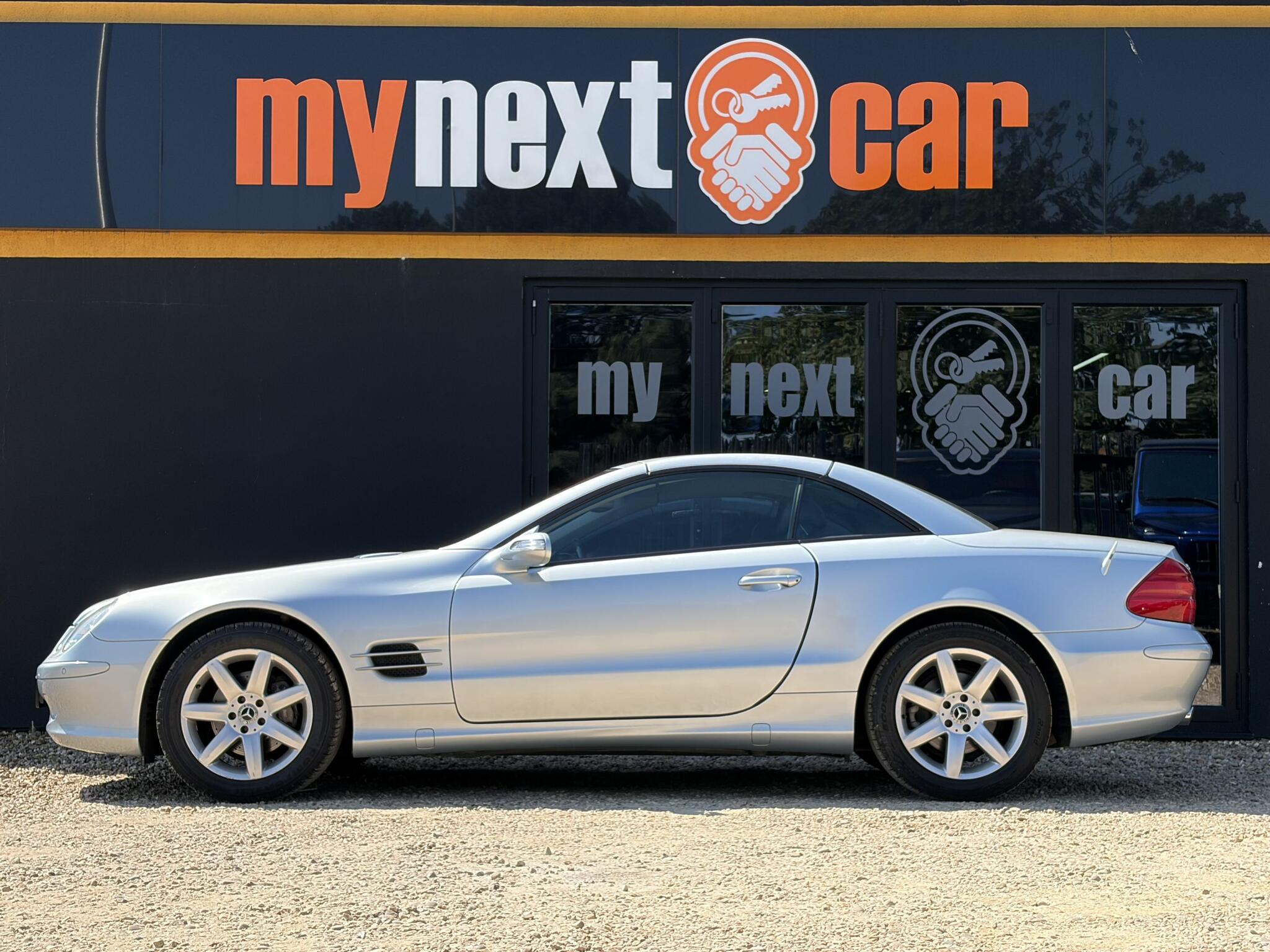 Mercedes-Benz SL view 5