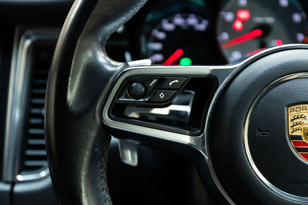 Porsche Macan view 37