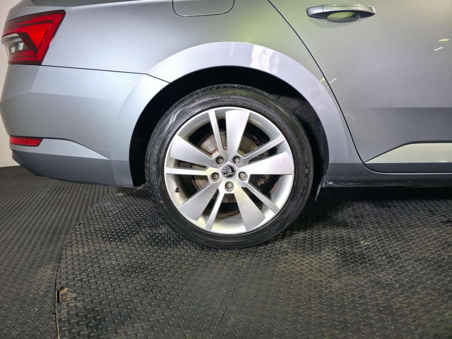 Skoda Superb view 76