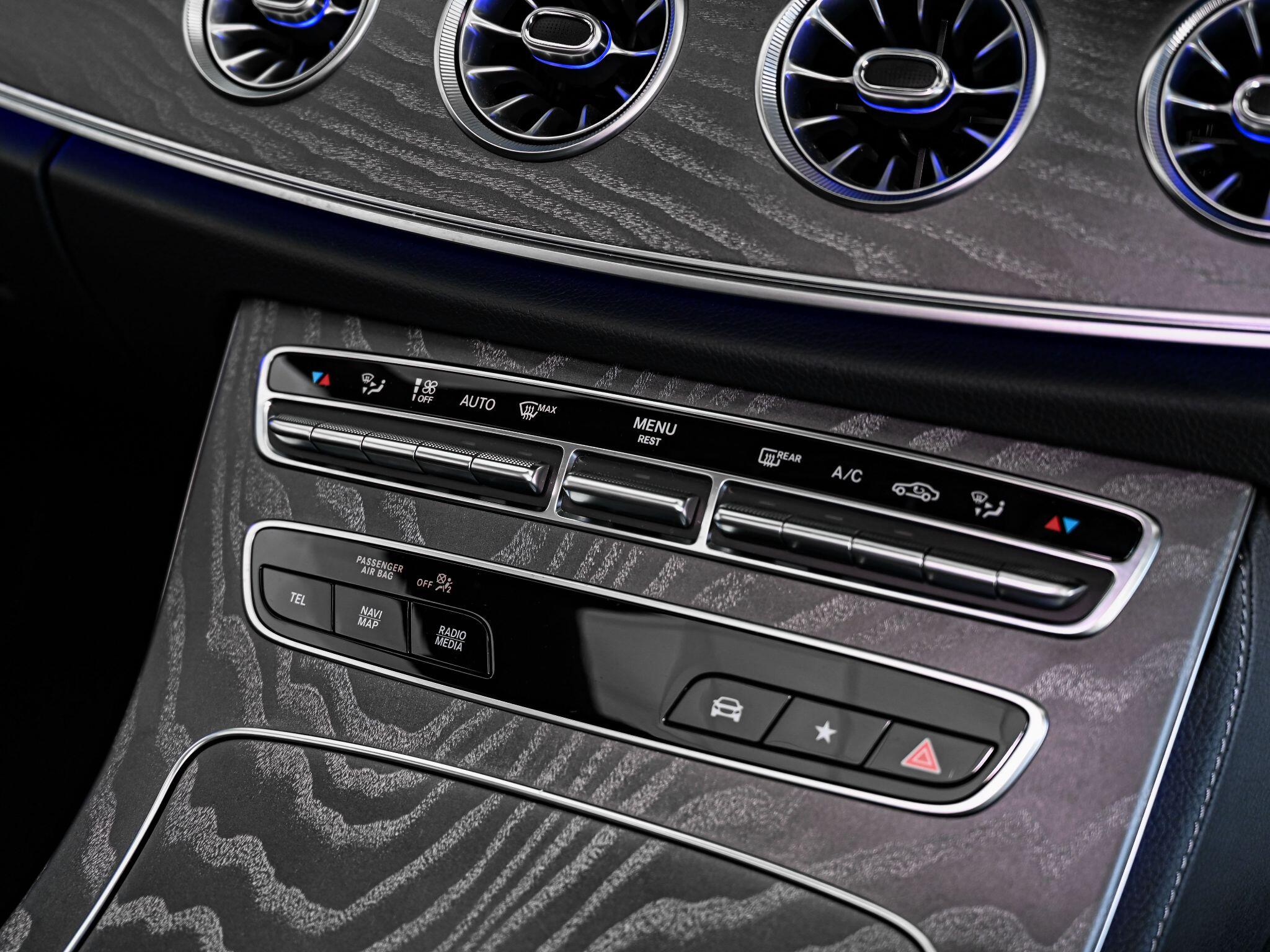 Mercedes-Benz E-Class view 22
