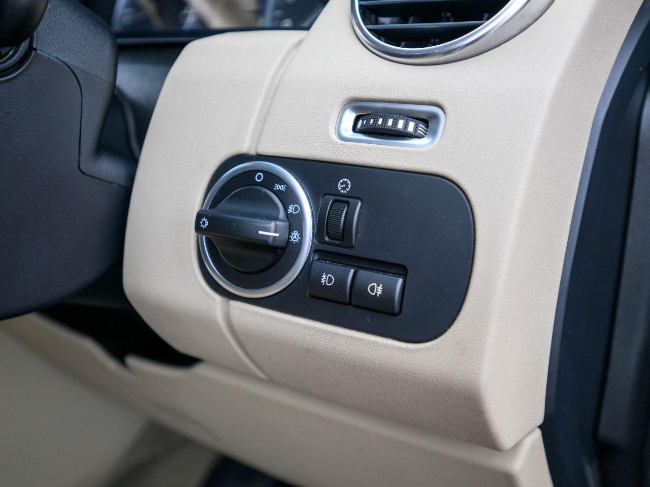 Land Rover Discovery view 28