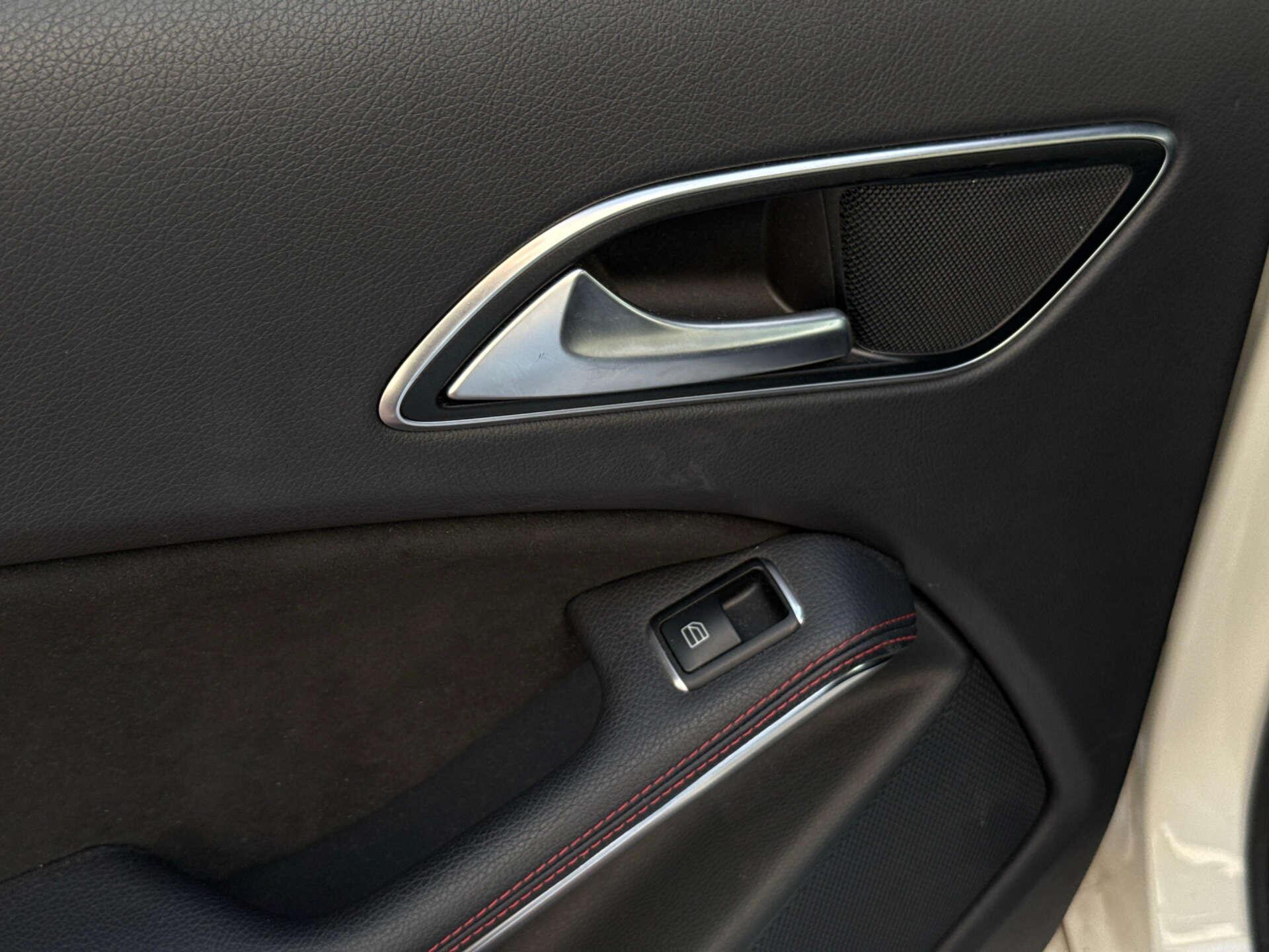 Mercedes-Benz A Class view 32