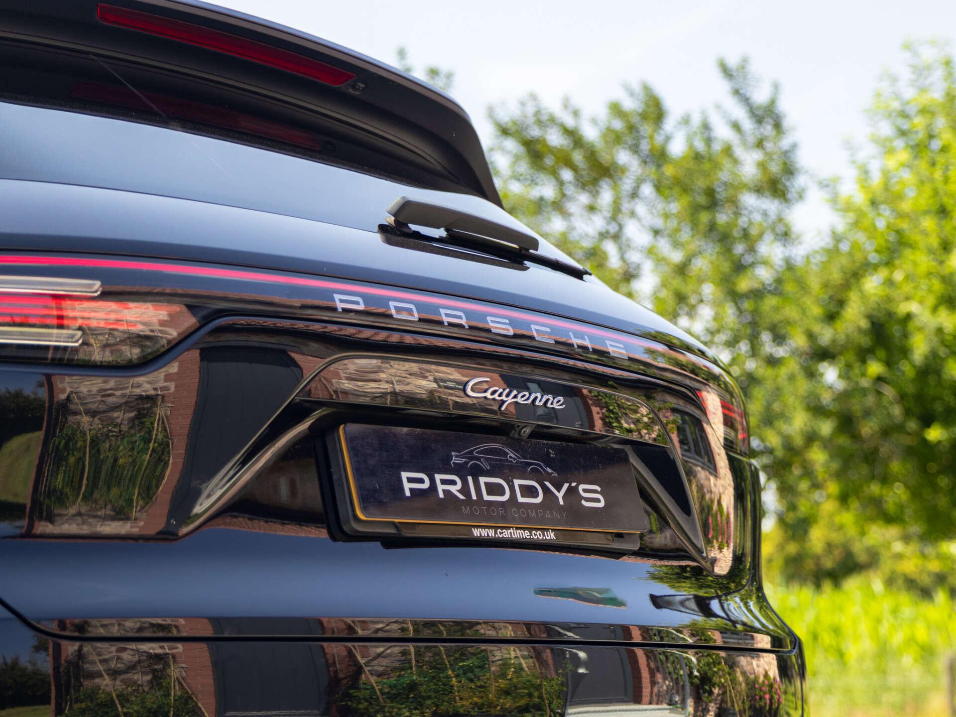 Porsche Cayenne view 21