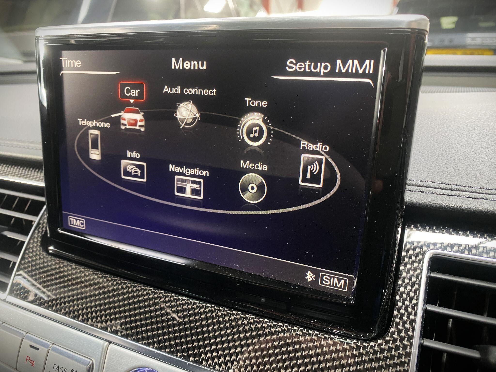 Audi S8 view 9