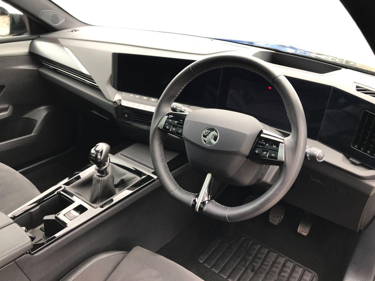 Vauxhall Astra view 3