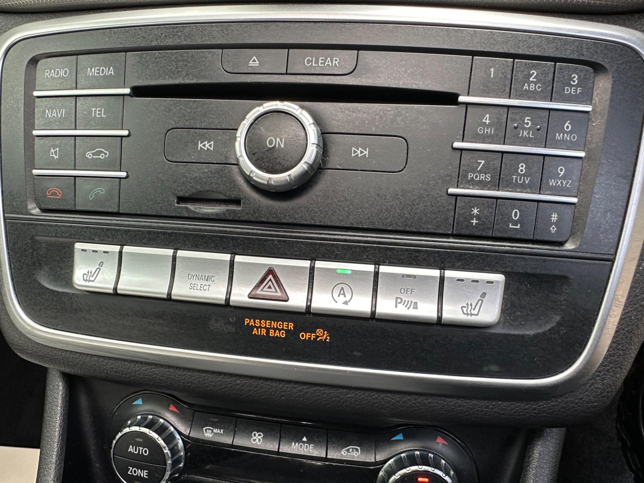 Mercedes-Benz Gla view 24