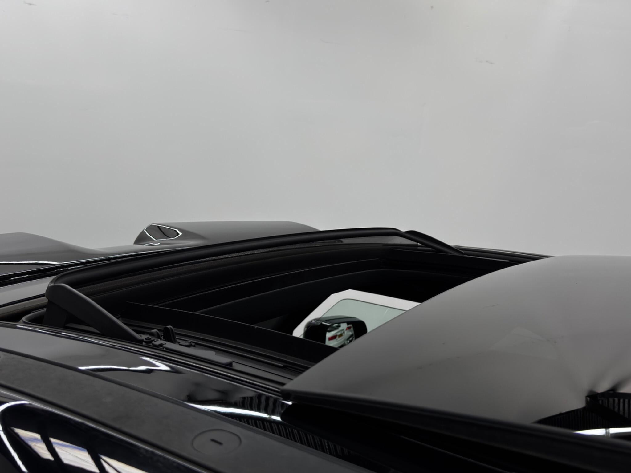 Land Rover Defender view 17
