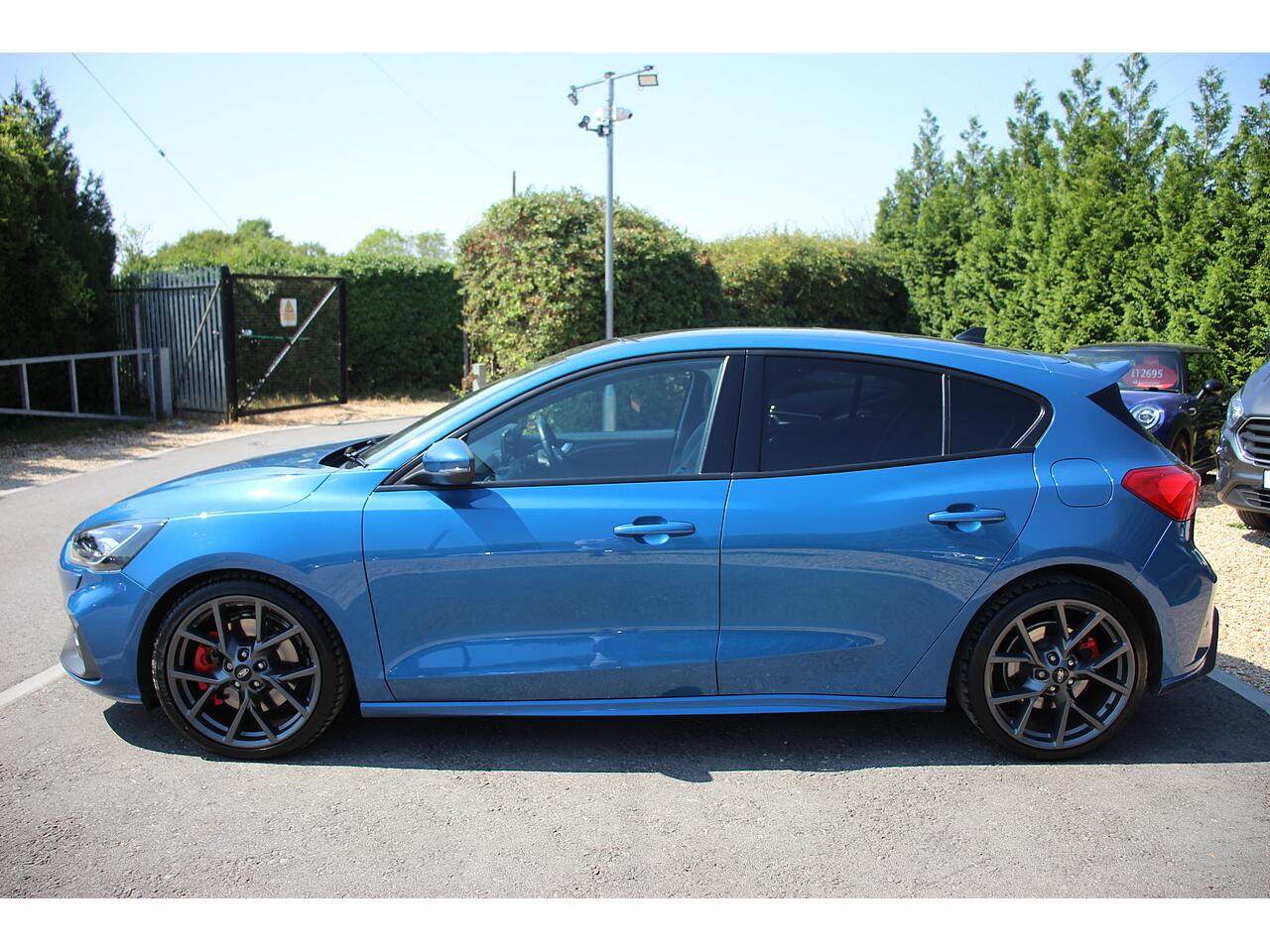 Ford Focus view 9