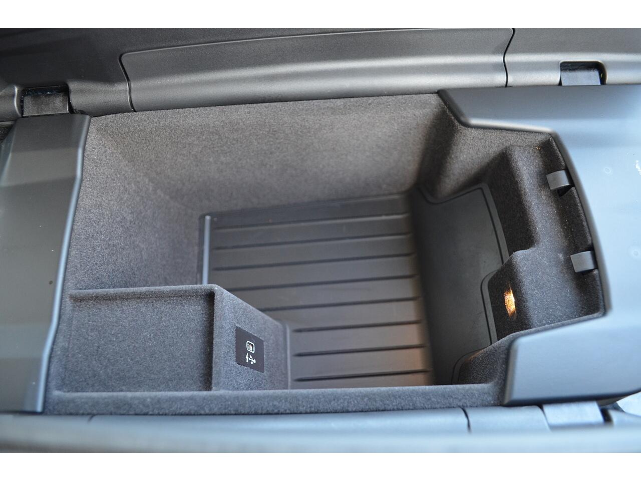 BMW 5 Series view 54