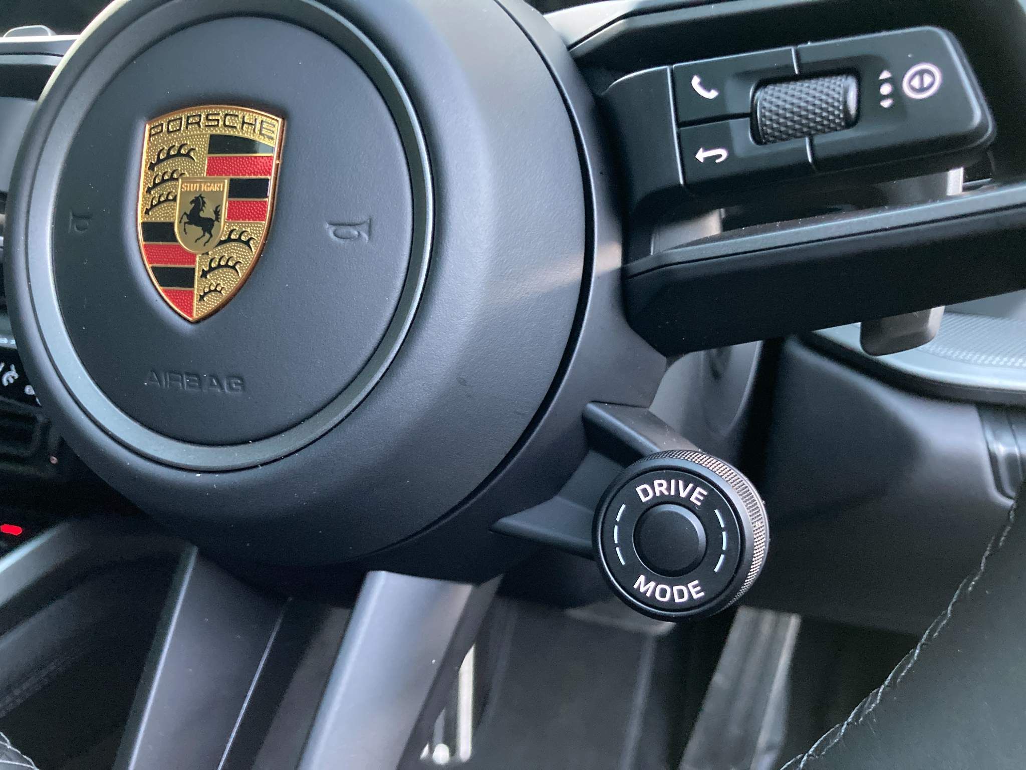 Porsche 911 view 34