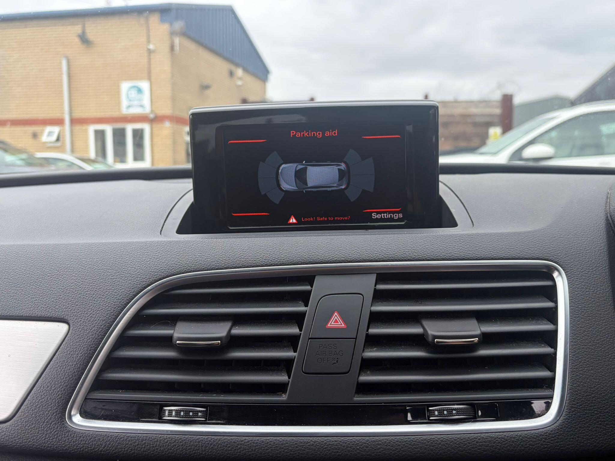 Audi Q3 view 25