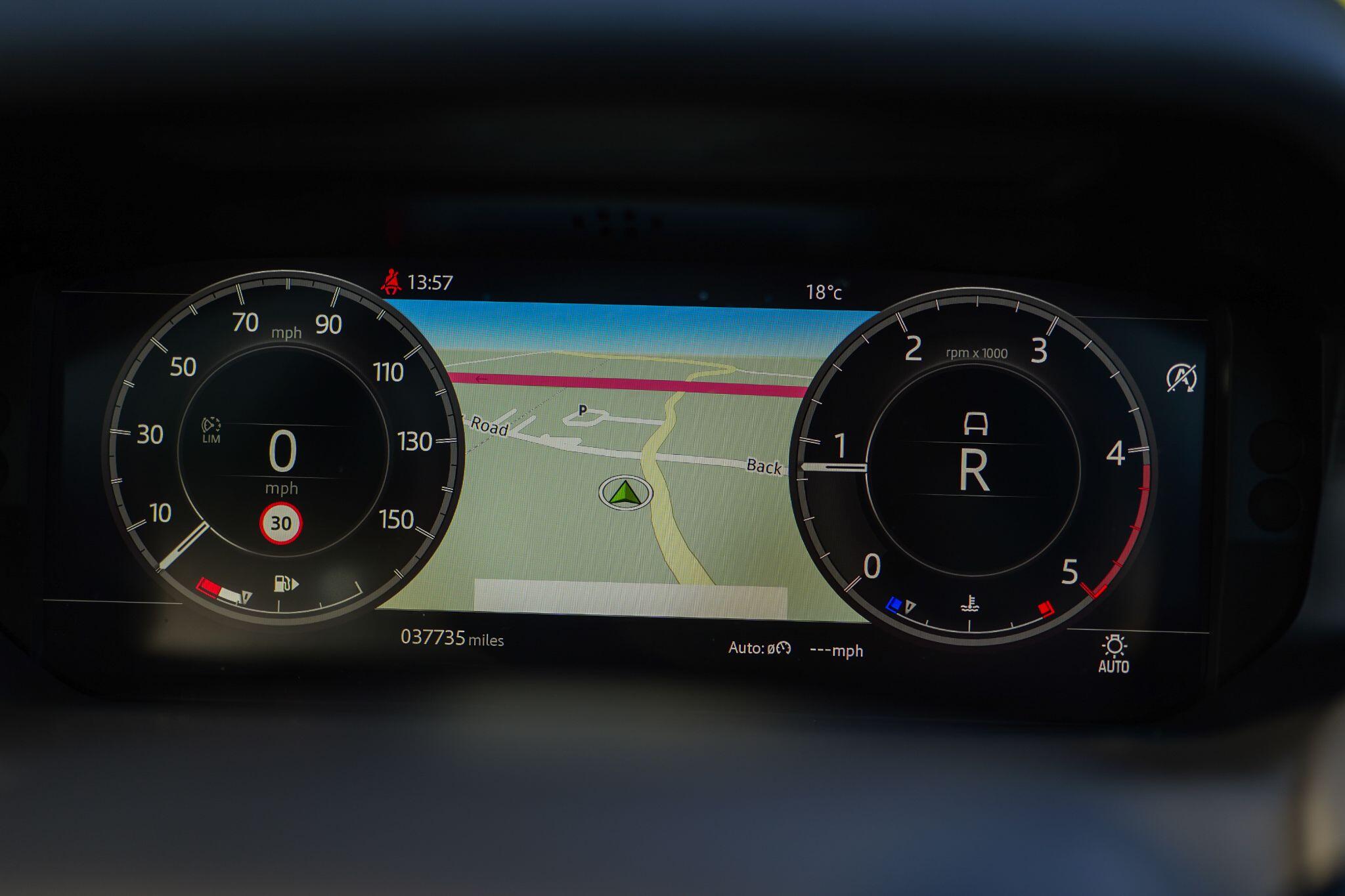 Land Rover Discovery Sport view 17