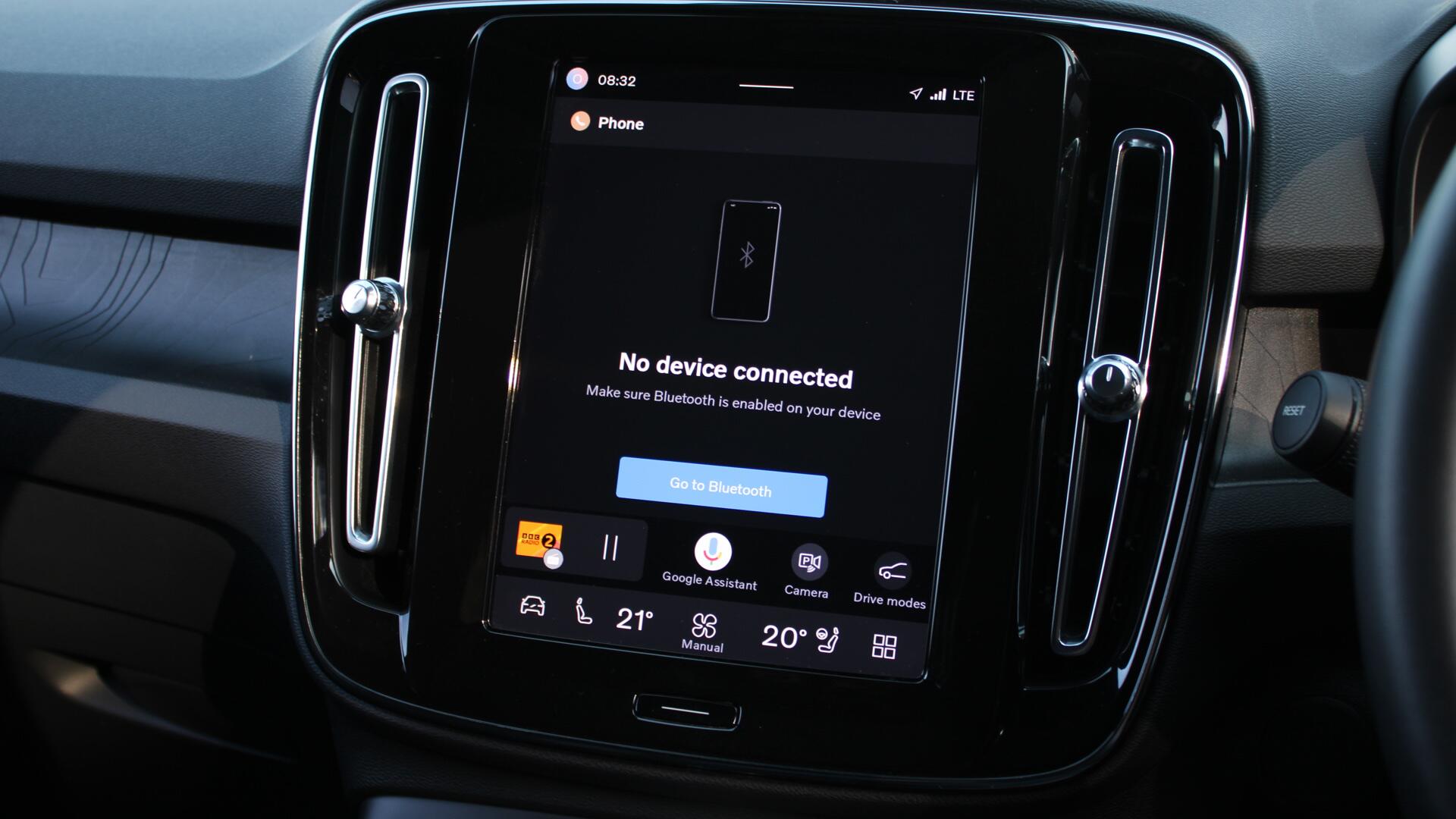 Volvo XC40 view 40