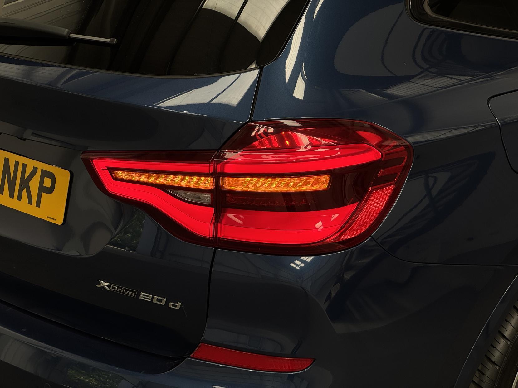 BMW X3 view 11