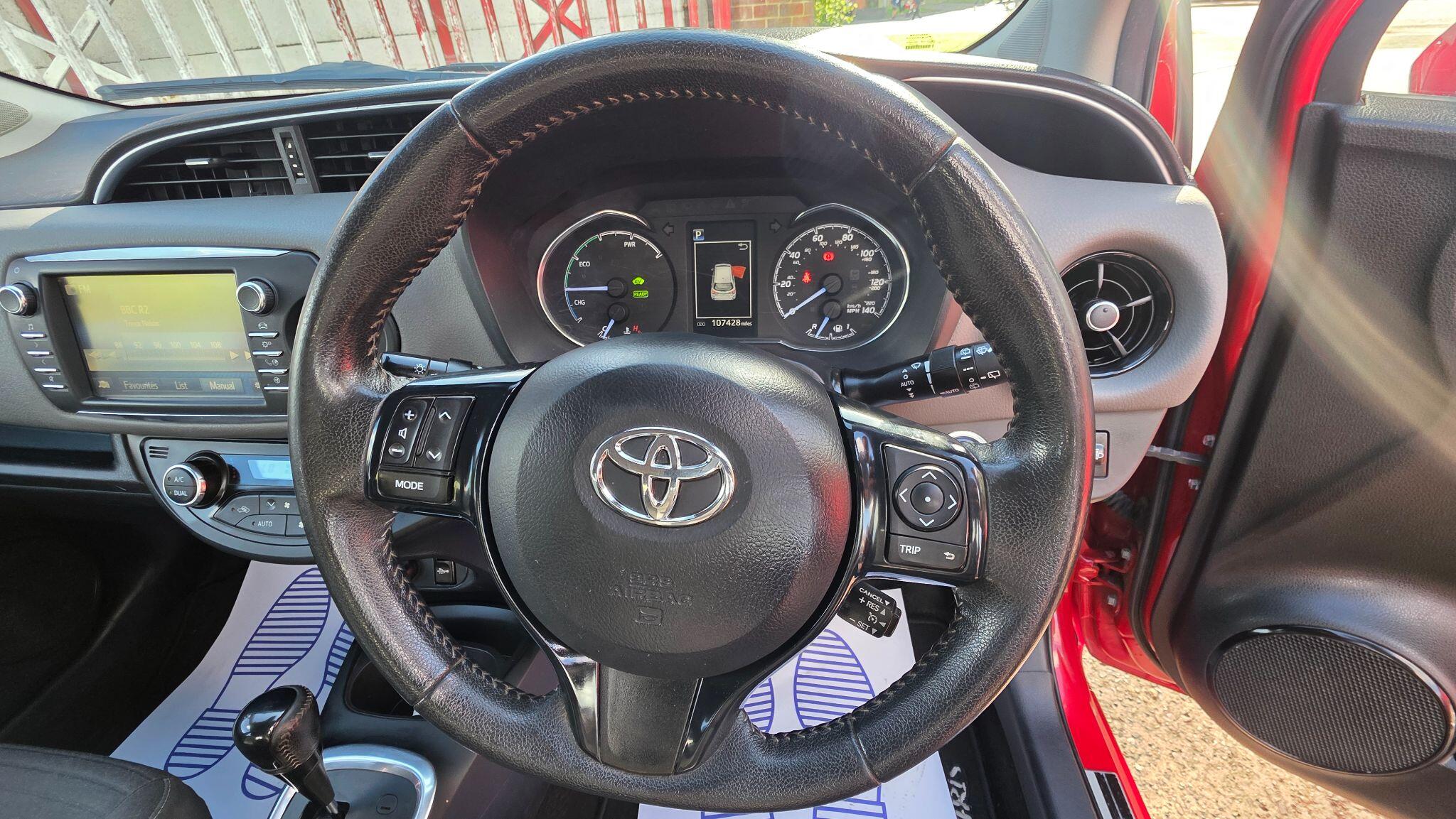 Toyota Yaris view 23