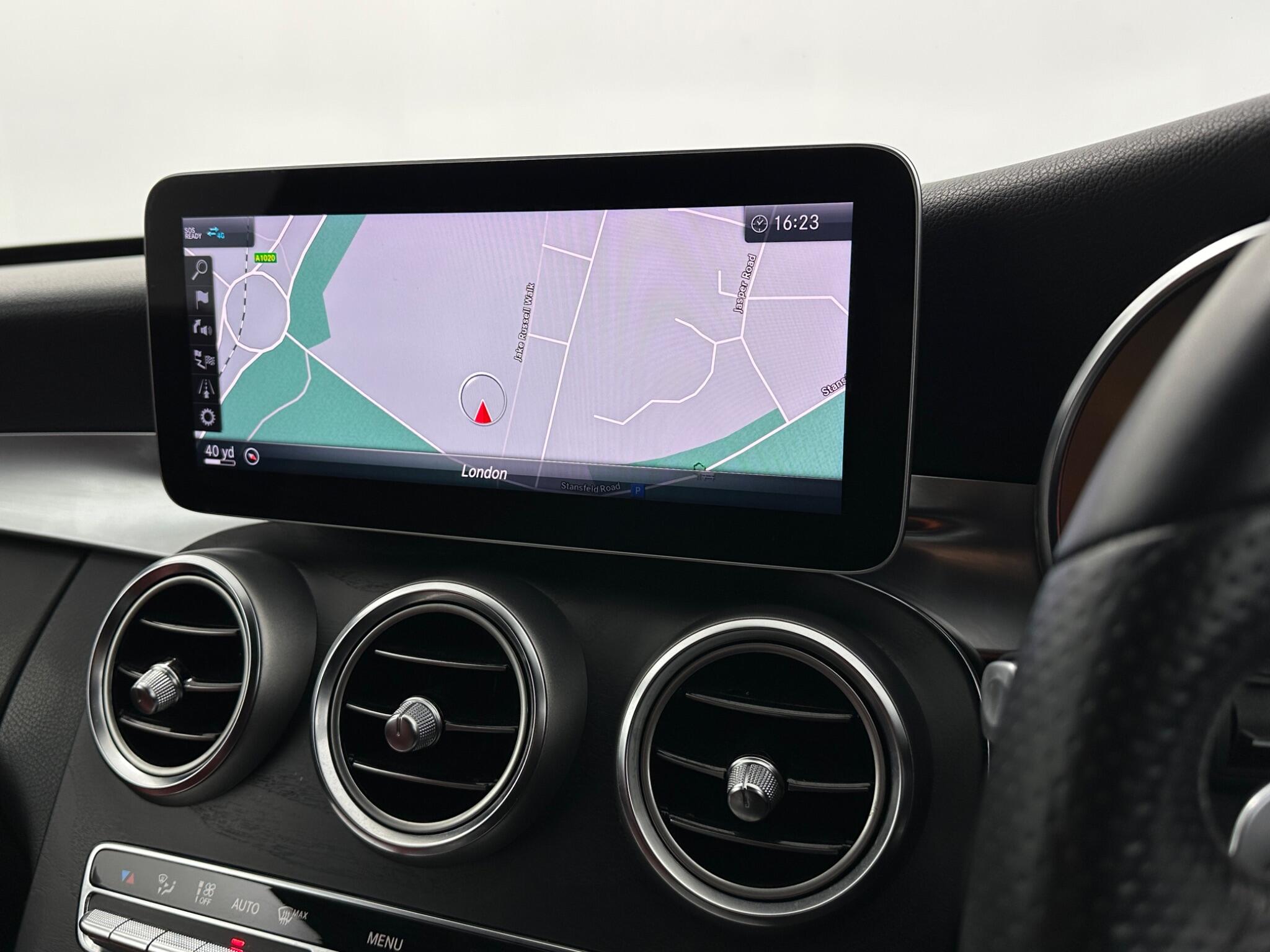 Mercedes-Benz C Class view 24