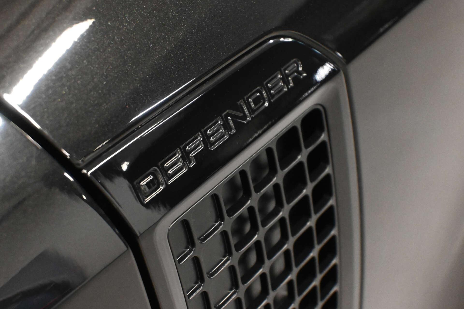 Land Rover Defender view 61