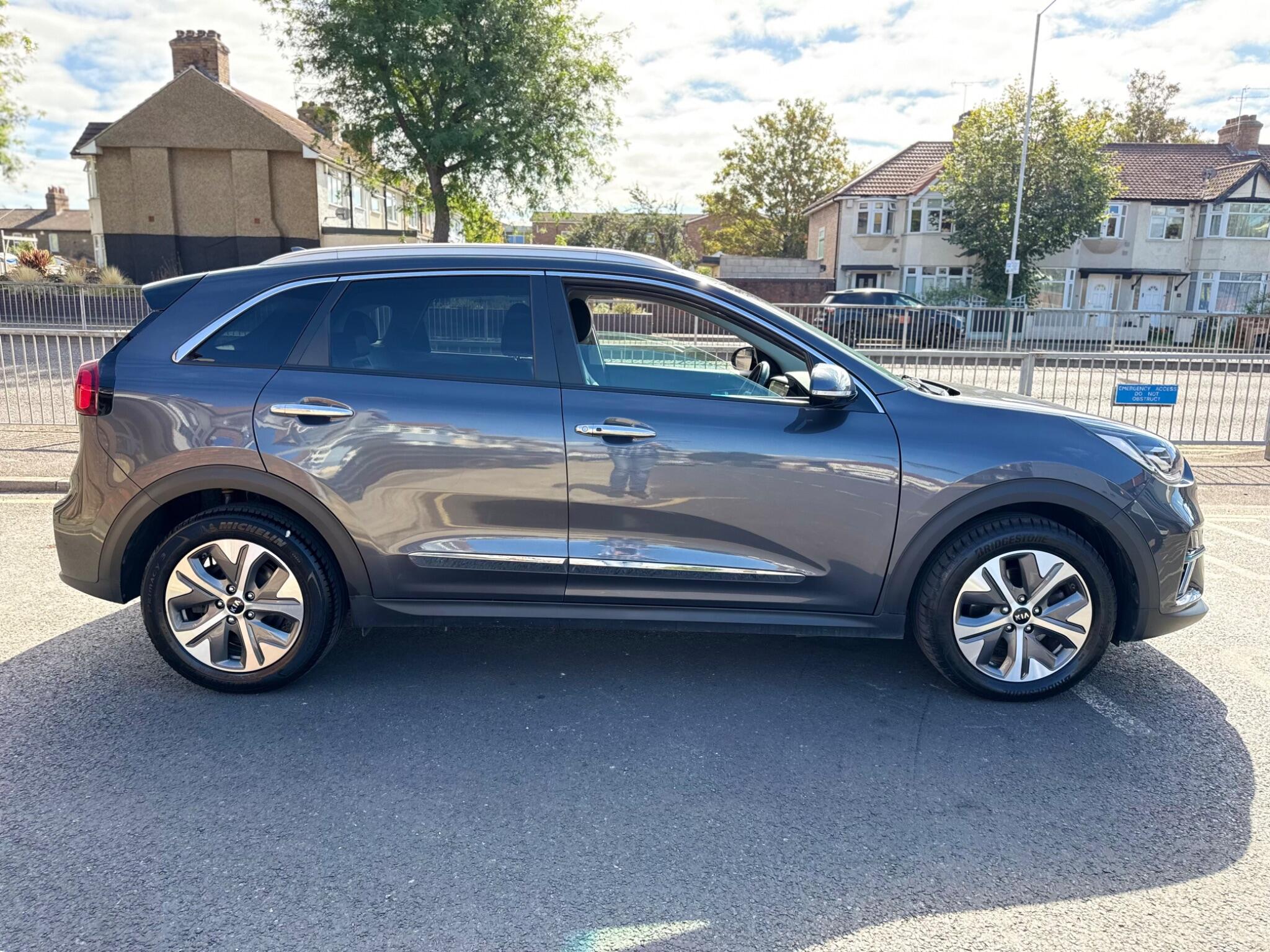 Kia Niro view 6