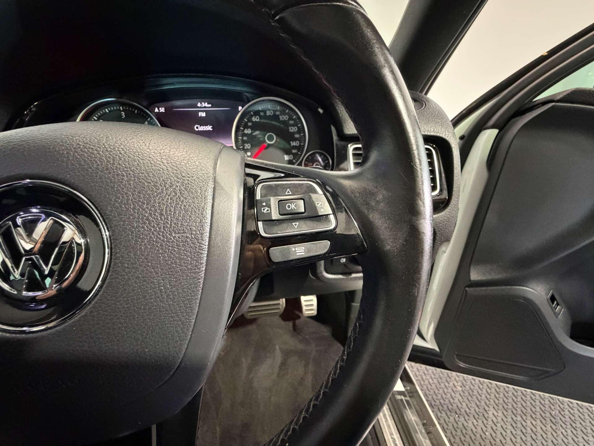 Volkswagen Touareg view 36