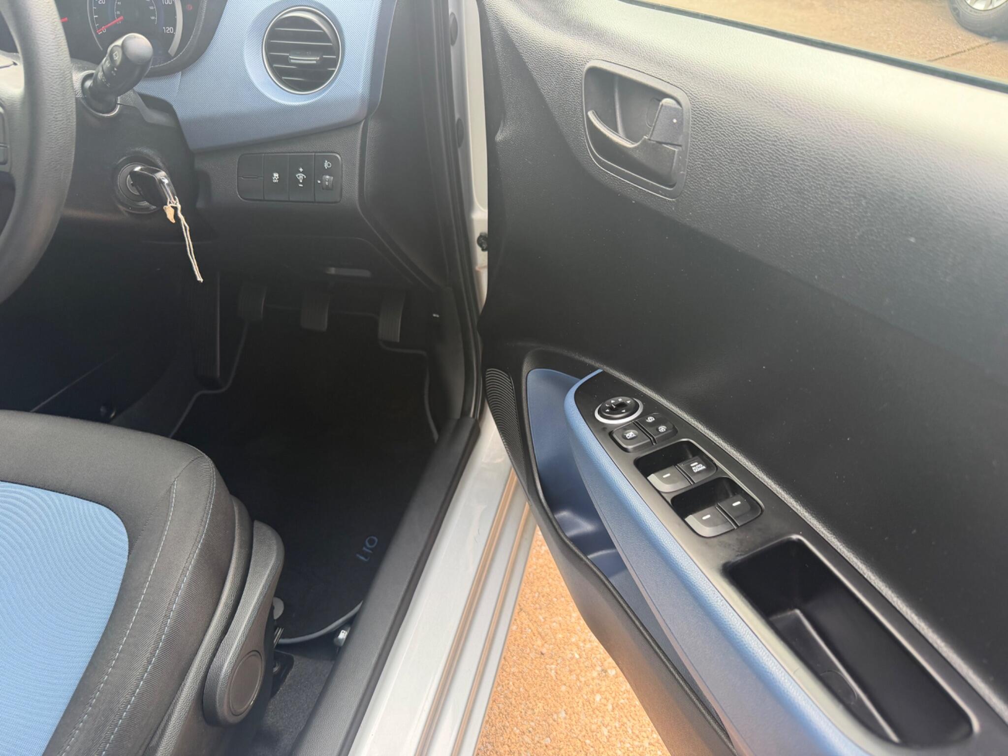 Hyundai I10 view 5