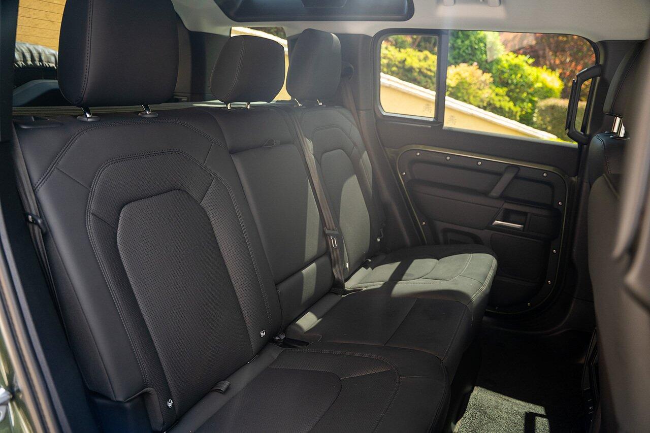 Land Rover Defender view 68