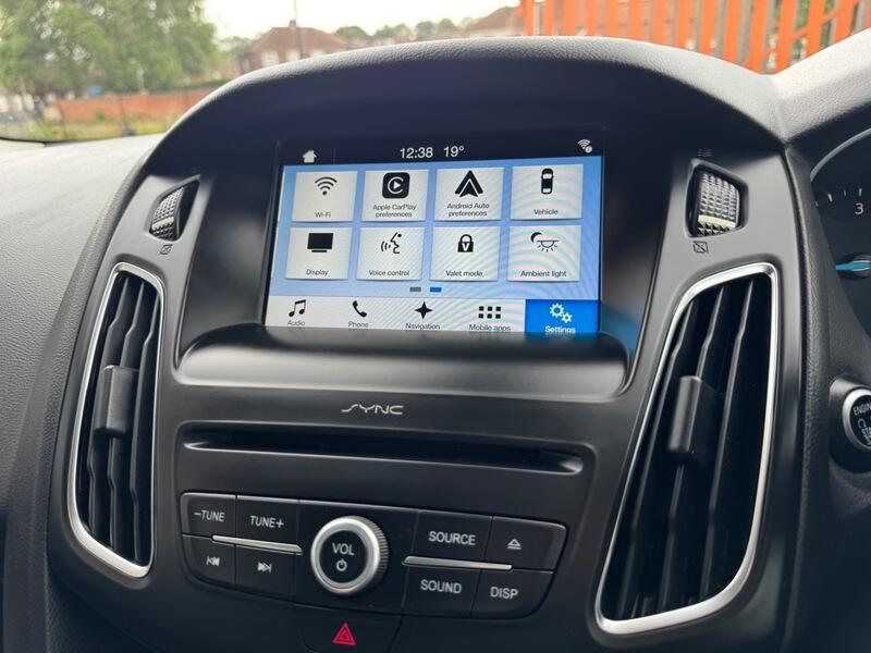 Ford Focus view 25