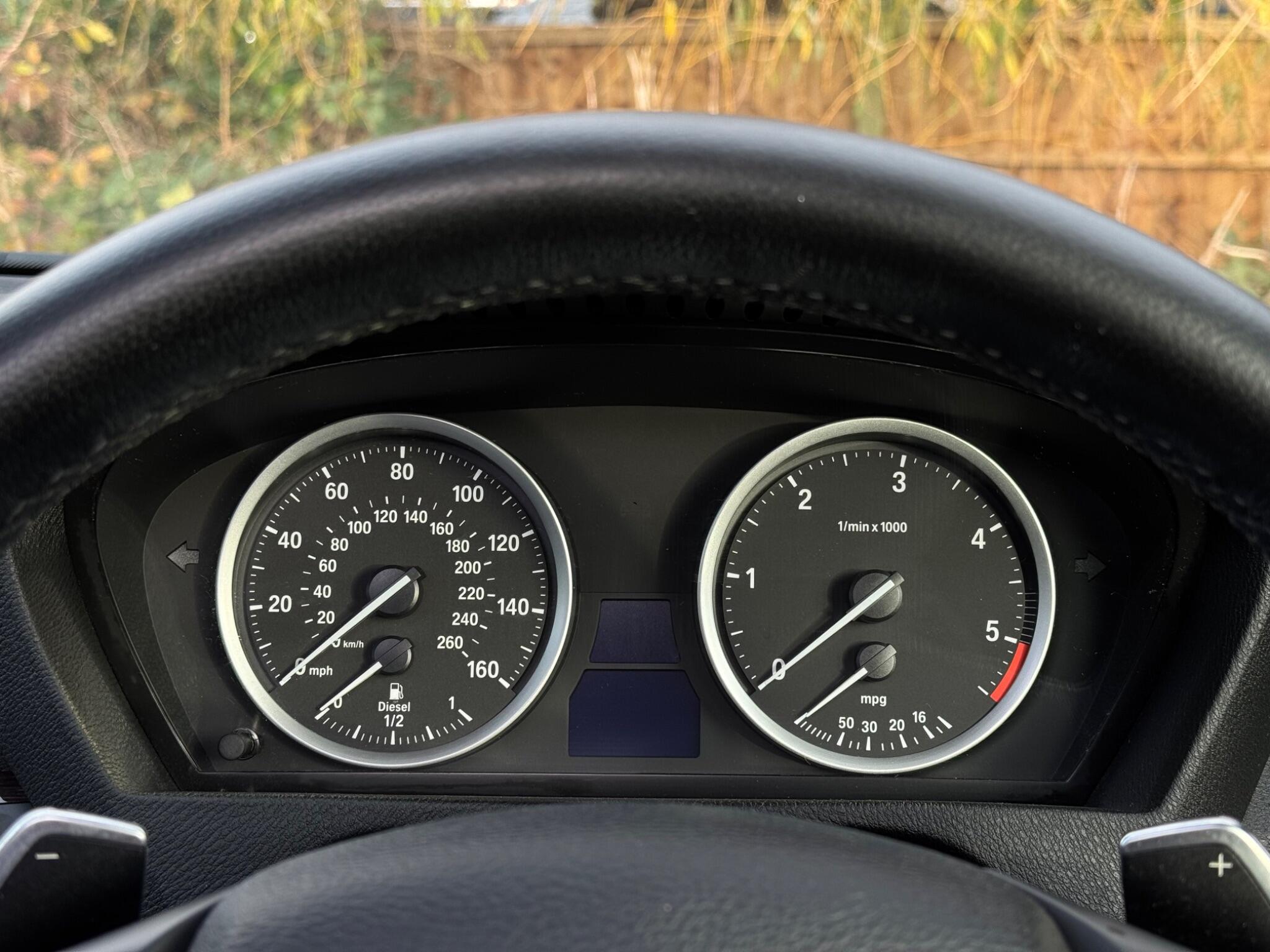 BMW X6 view 42