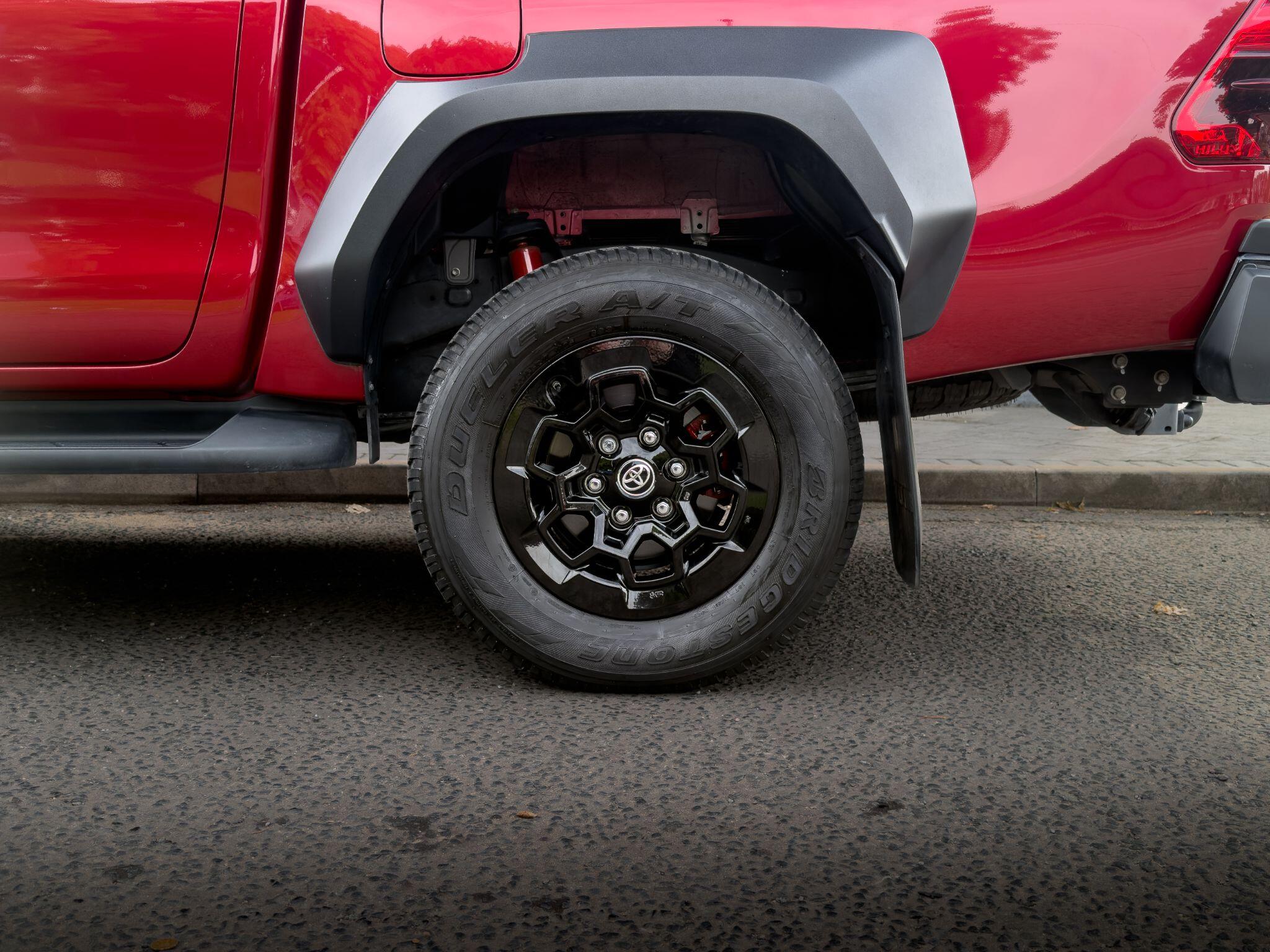 Toyota Hilux view 7