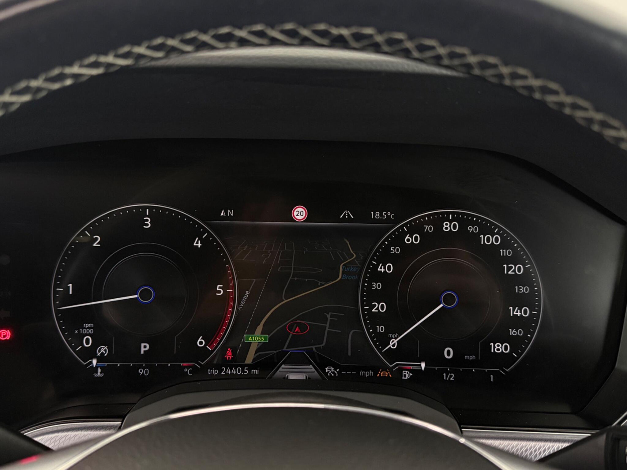 Volkswagen Touareg view 15