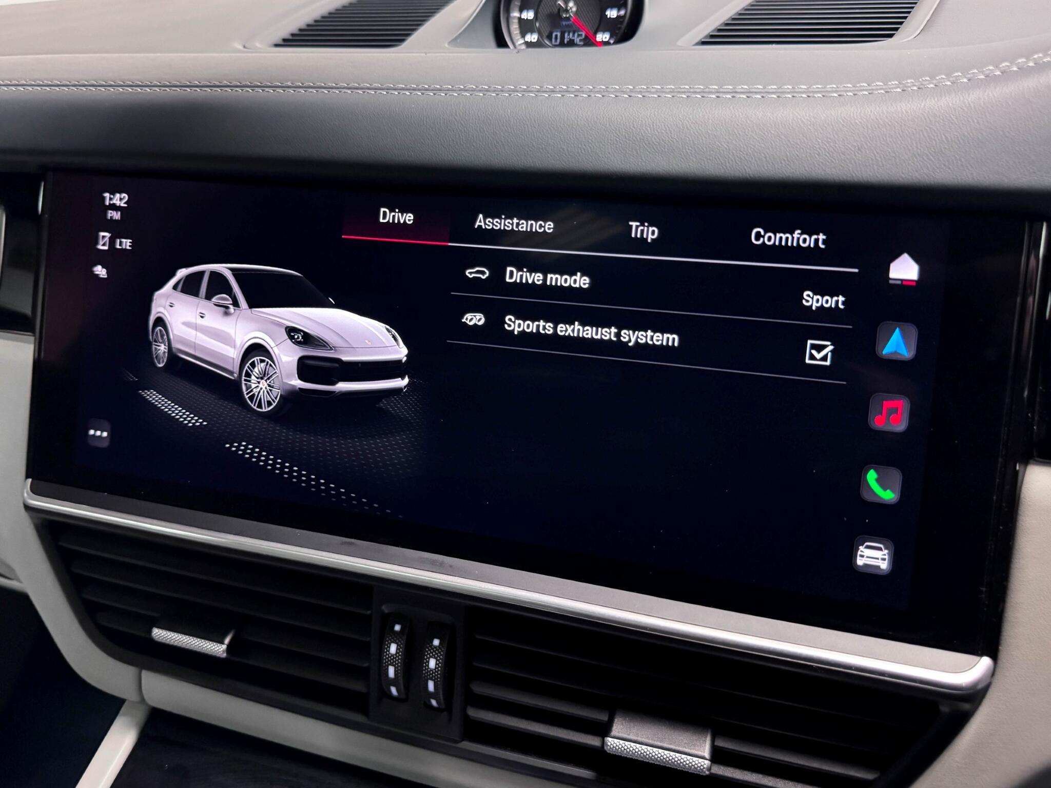 Porsche Cayenne view 51