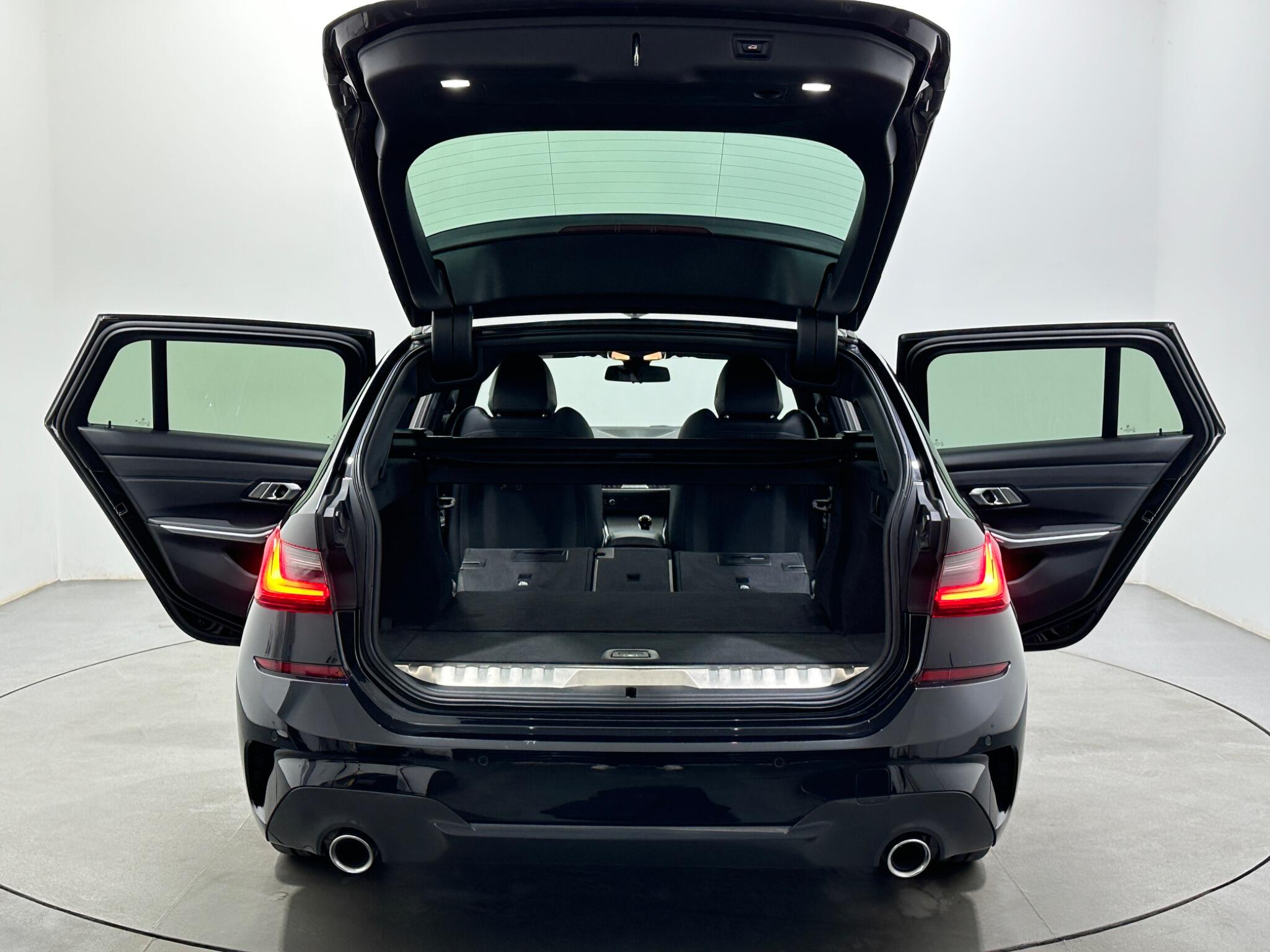 BMW 3 Series view 45
