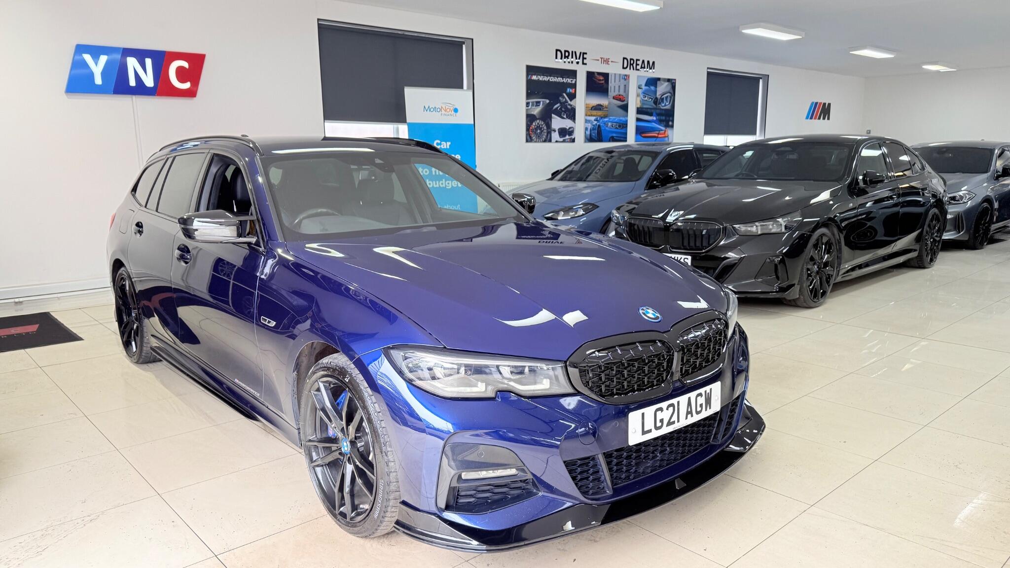 BMW 3 Series view 44