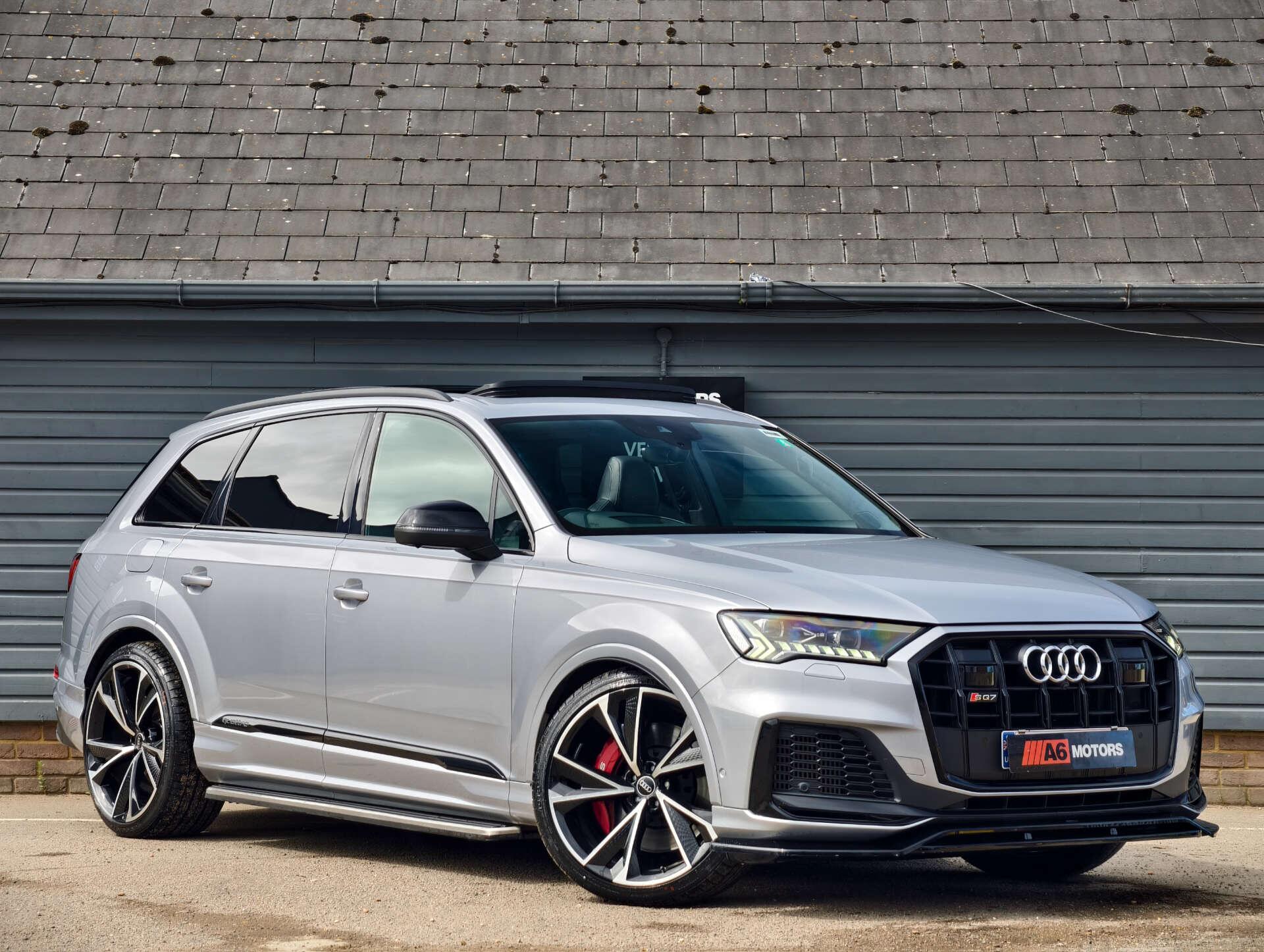 Audi SQ7 view 3