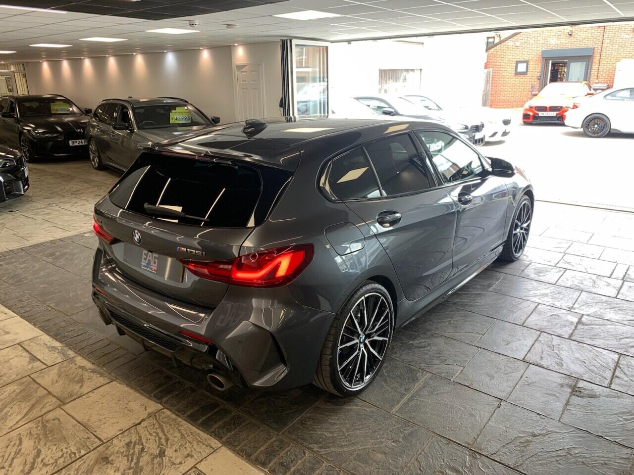 BMW 1 Series view 16