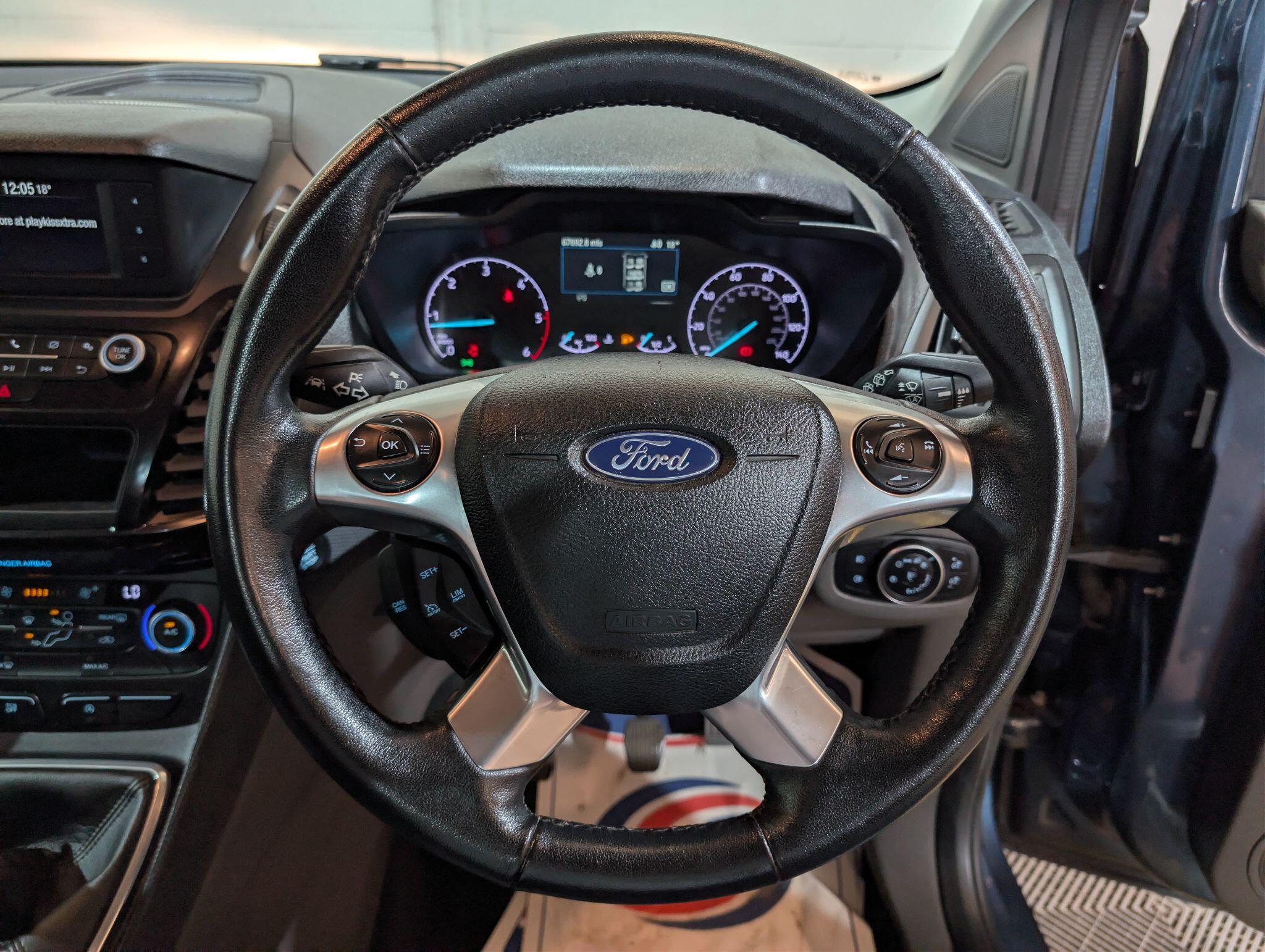 Ford Grand Tourneo Connect view 57