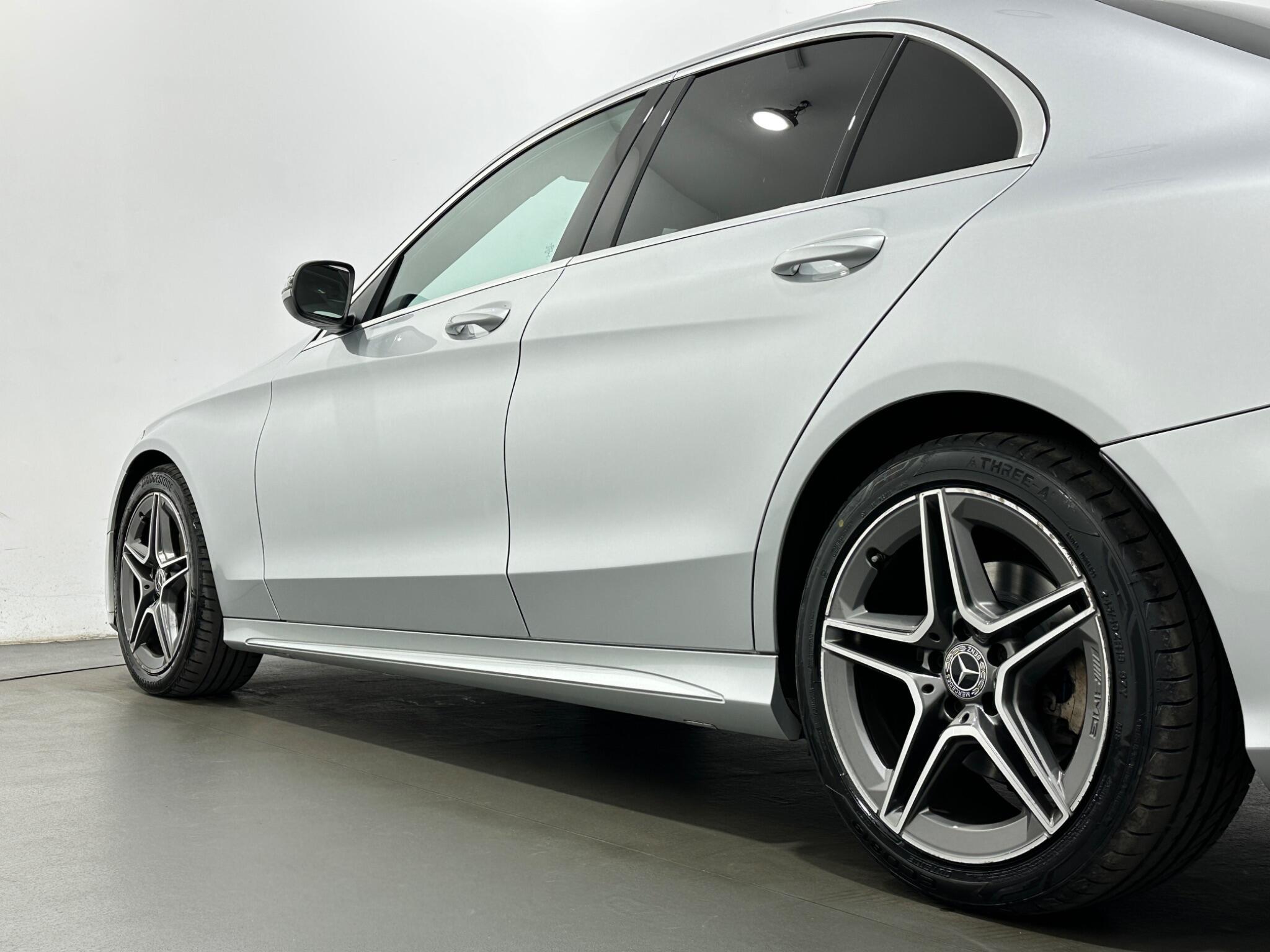 Mercedes-Benz C-Class view 51