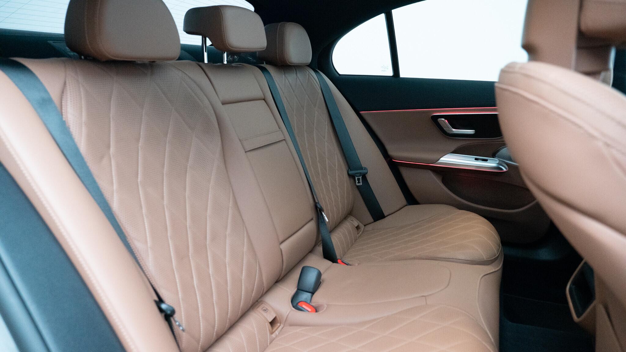Mercedes-Benz E-Class view 15