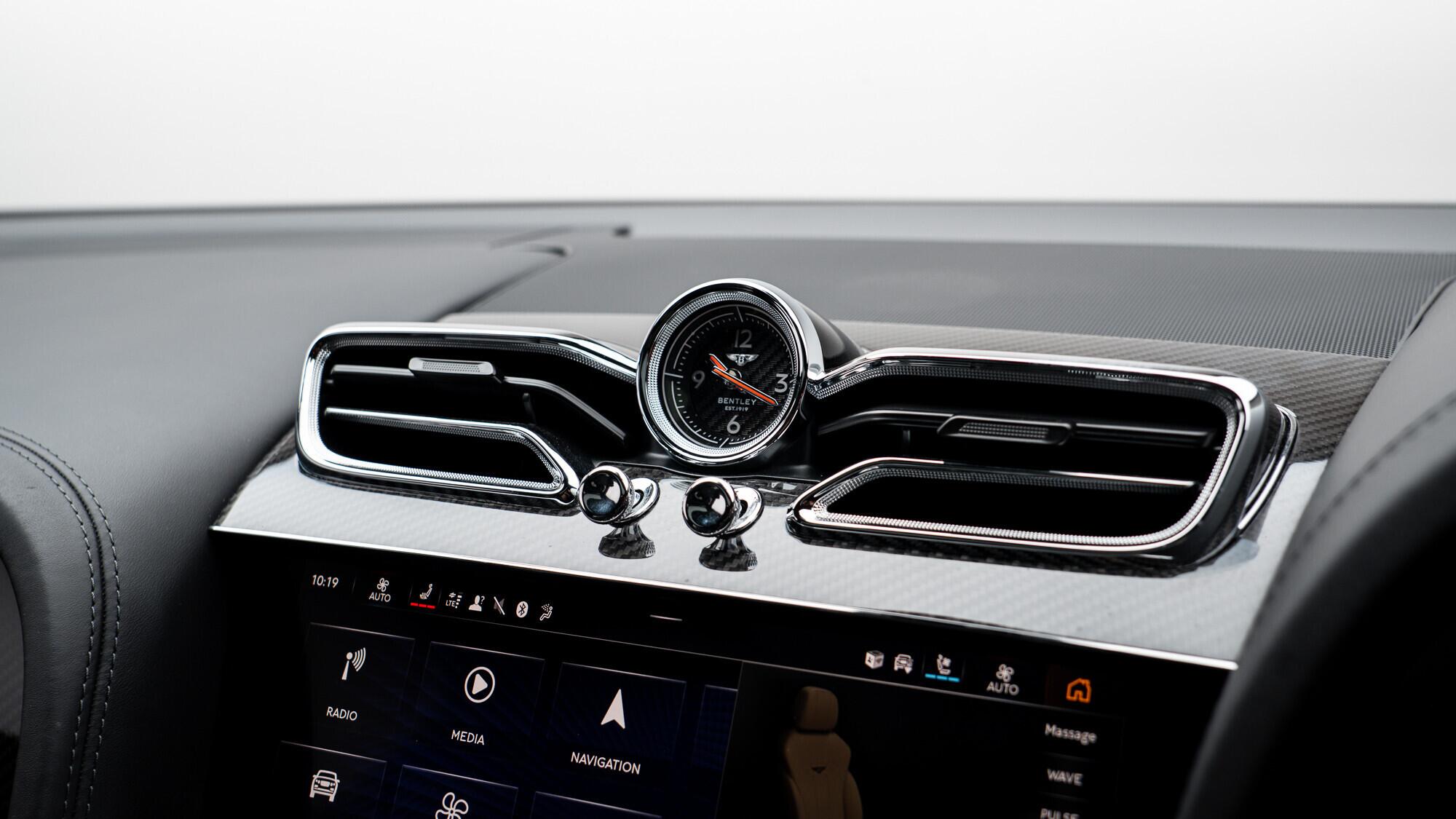 Bentley Bentayga view 61