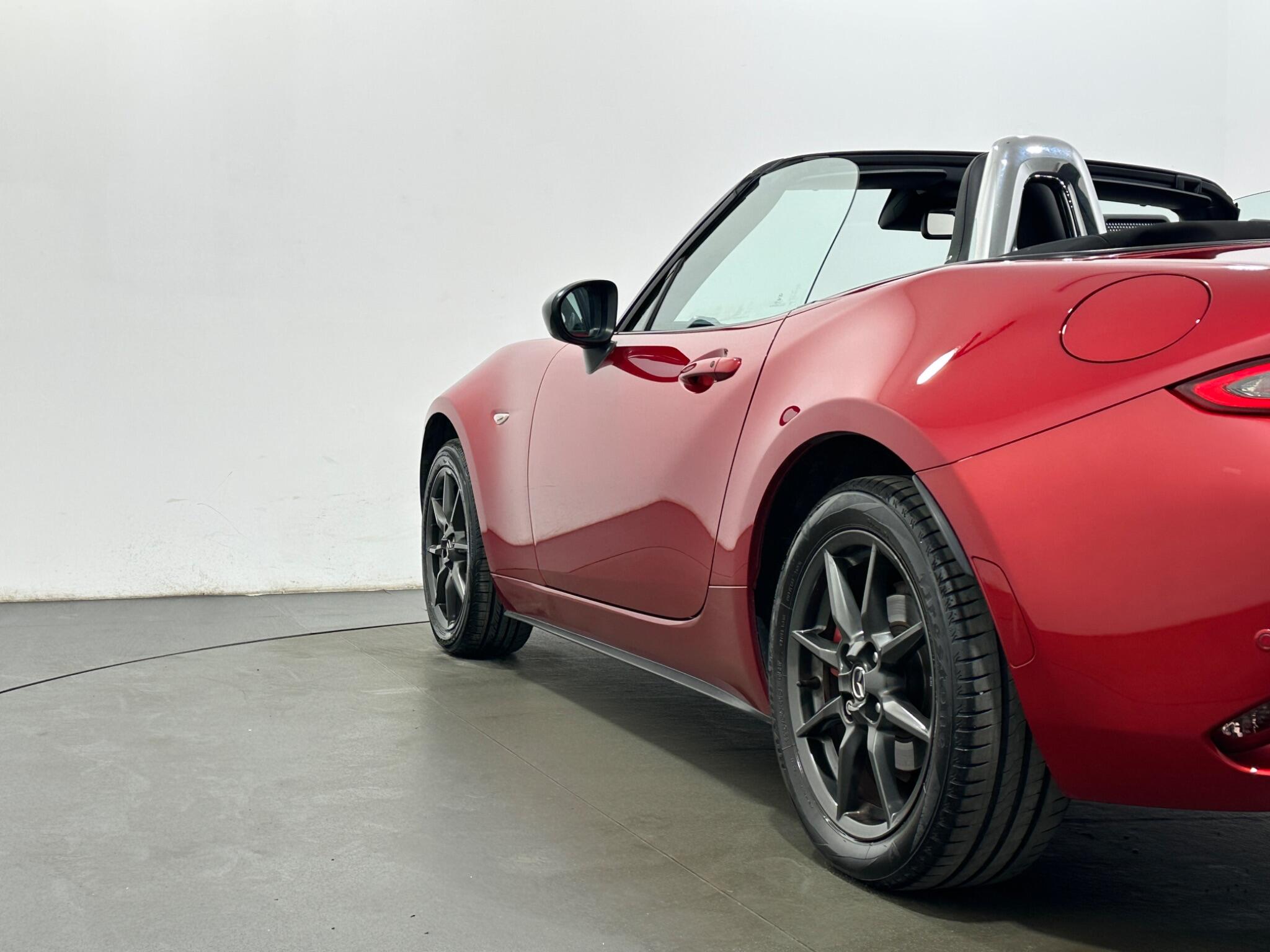 Mazda MX-5 view 35